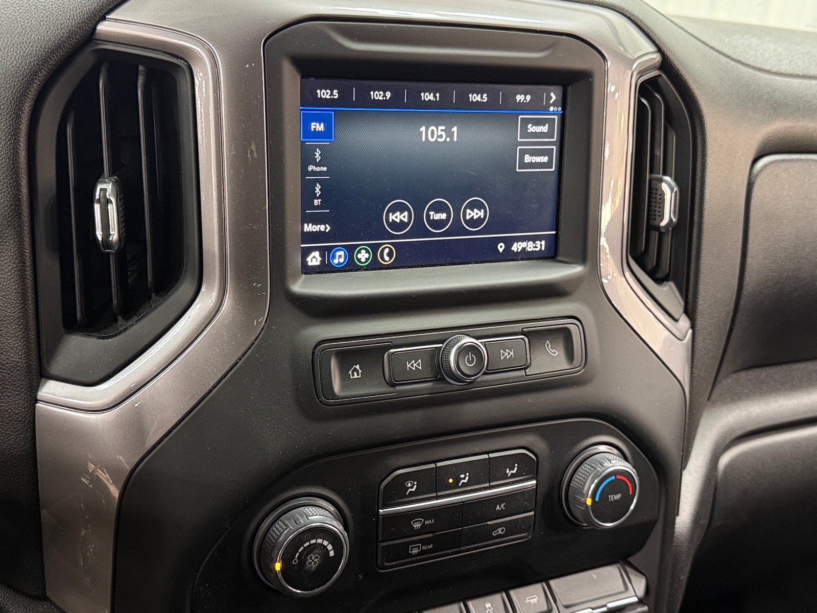 Thumbnail: 2022 Chevrolet Silverado 1500 - 4