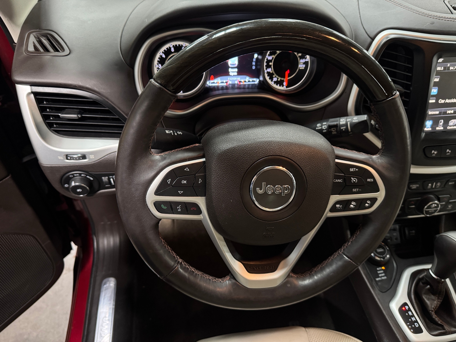 Thumbnail: 2017 Jeep Cherokee - 4