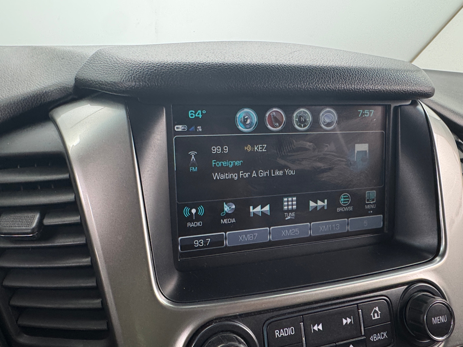 Thumbnail: 2020 Chevrolet Suburban - 3