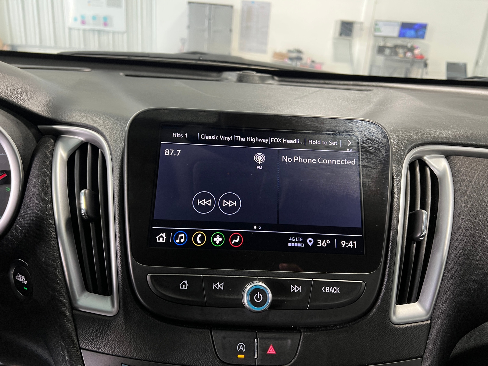 Thumbnail: 2024 Chevrolet Malibu - 4