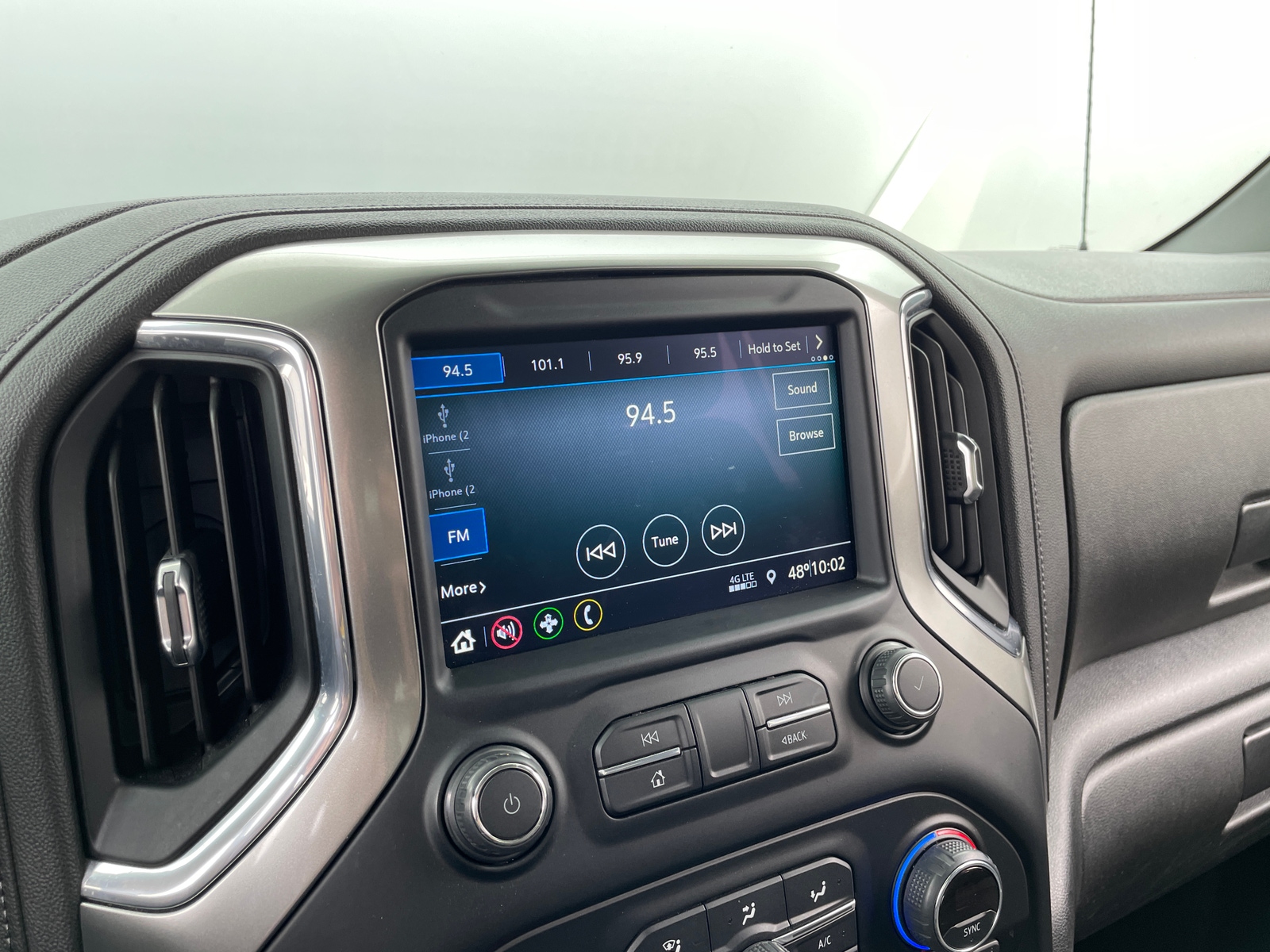 Thumbnail: 2021 Chevrolet Silverado 1500 - 4