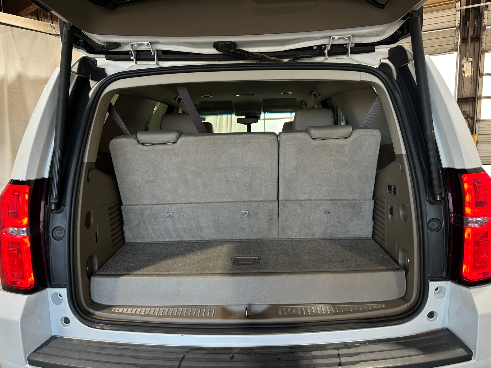 Thumbnail: 2019 Chevrolet Tahoe - 6