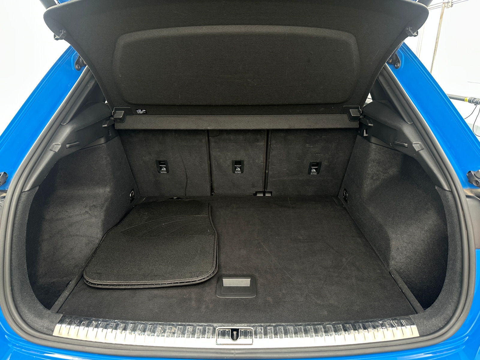 Thumbnail: 2023 Audi Q3 - 6