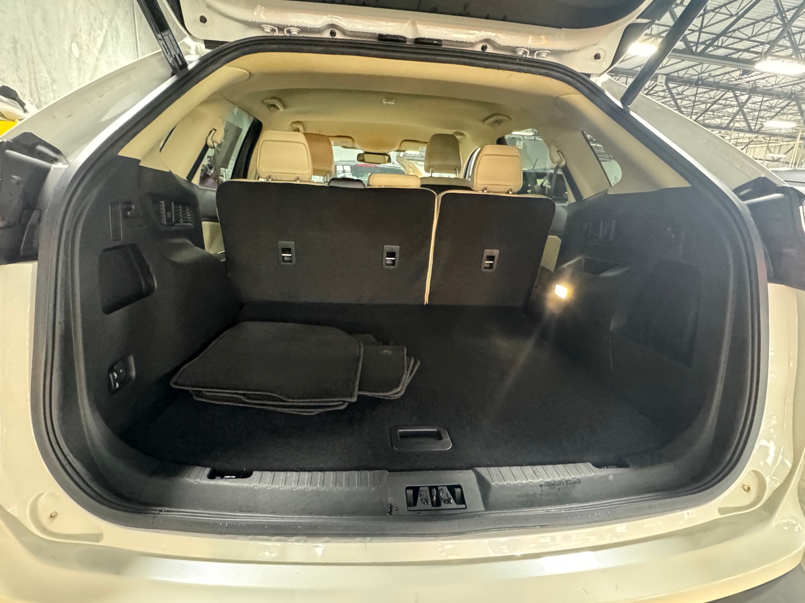 Thumbnail: 2022 Ford Edge - 6