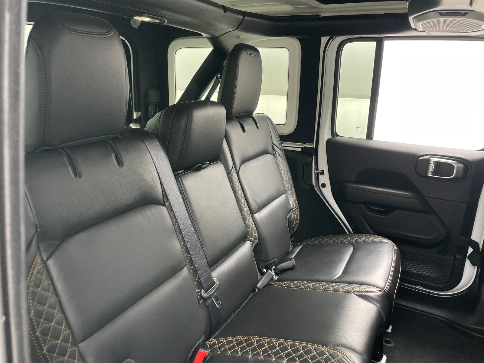 Thumbnail: 2022 Jeep Wrangler - 5