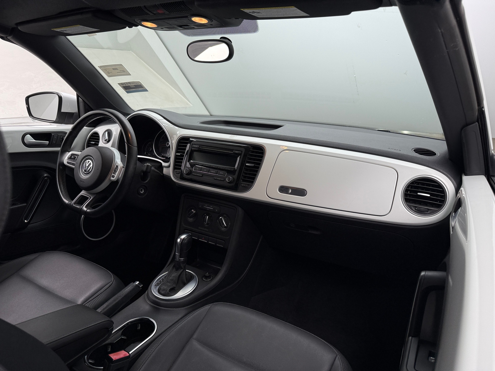 Thumbnail: 2015 Volkswagen Beetle - 2