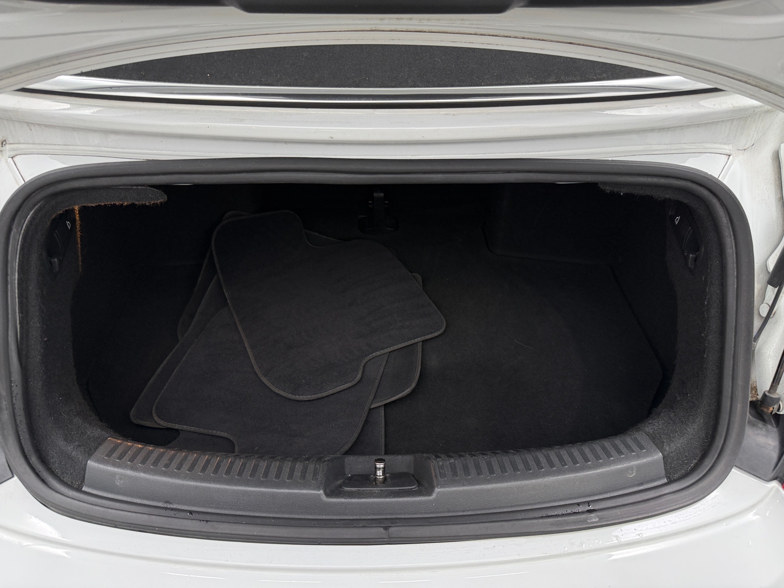 Thumbnail: 2015 Volkswagen Beetle - 6