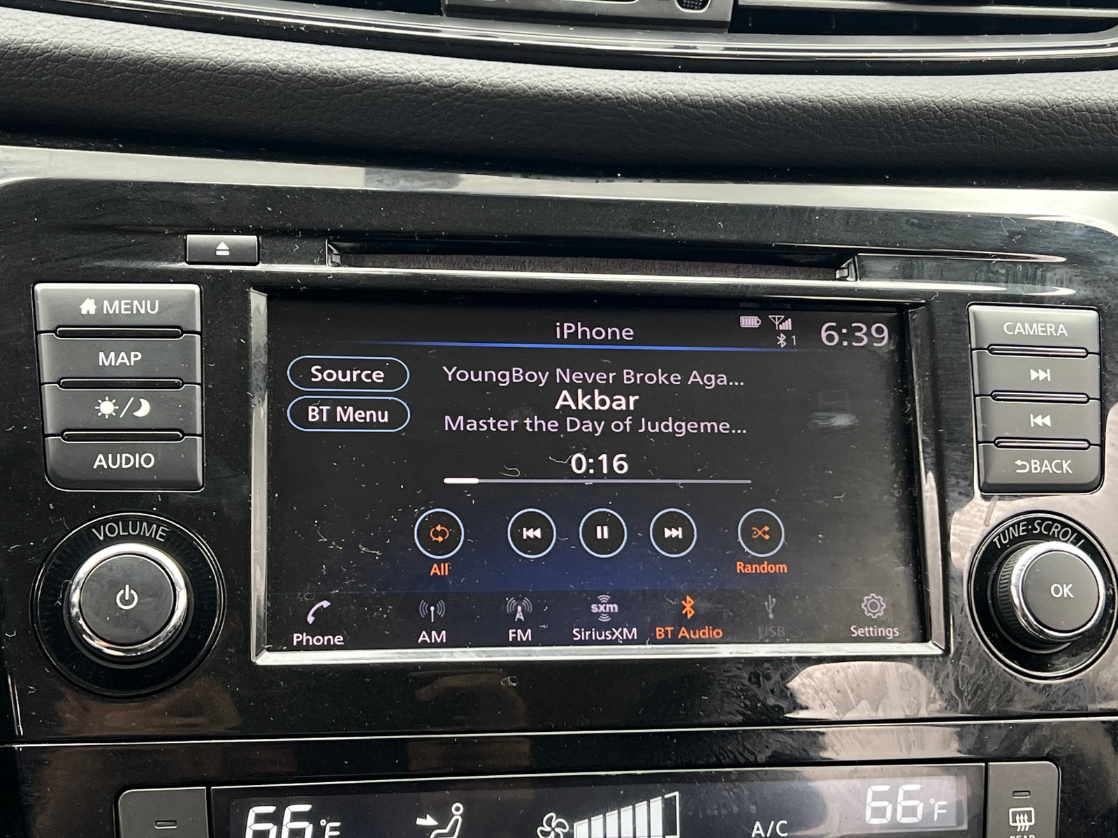 Thumbnail: 2018 Nissan Rogue - 4