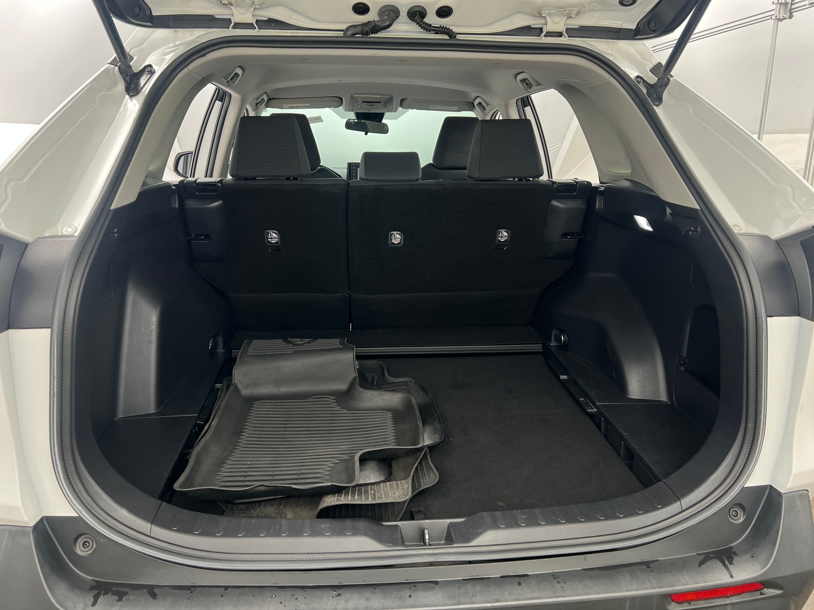 Thumbnail: 2021 Toyota RAV4 - 7