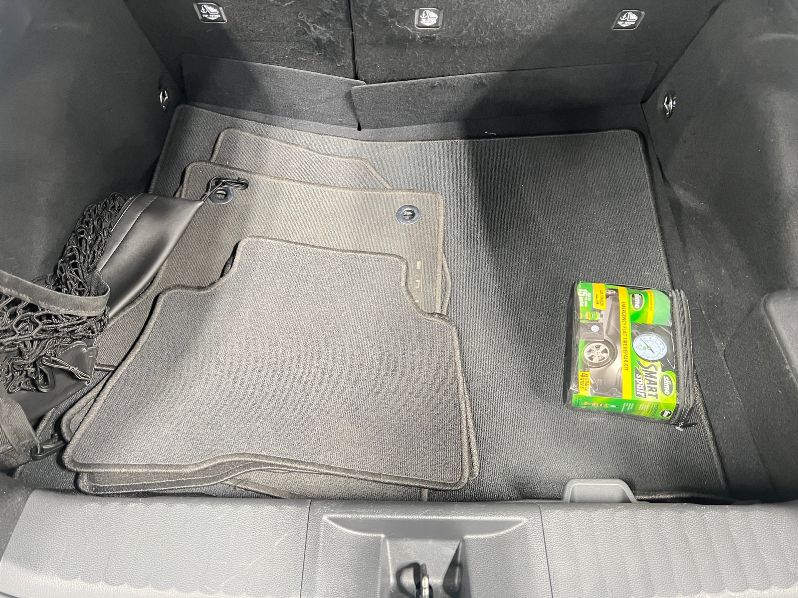 Thumbnail: 2024 Toyota Prius - 7