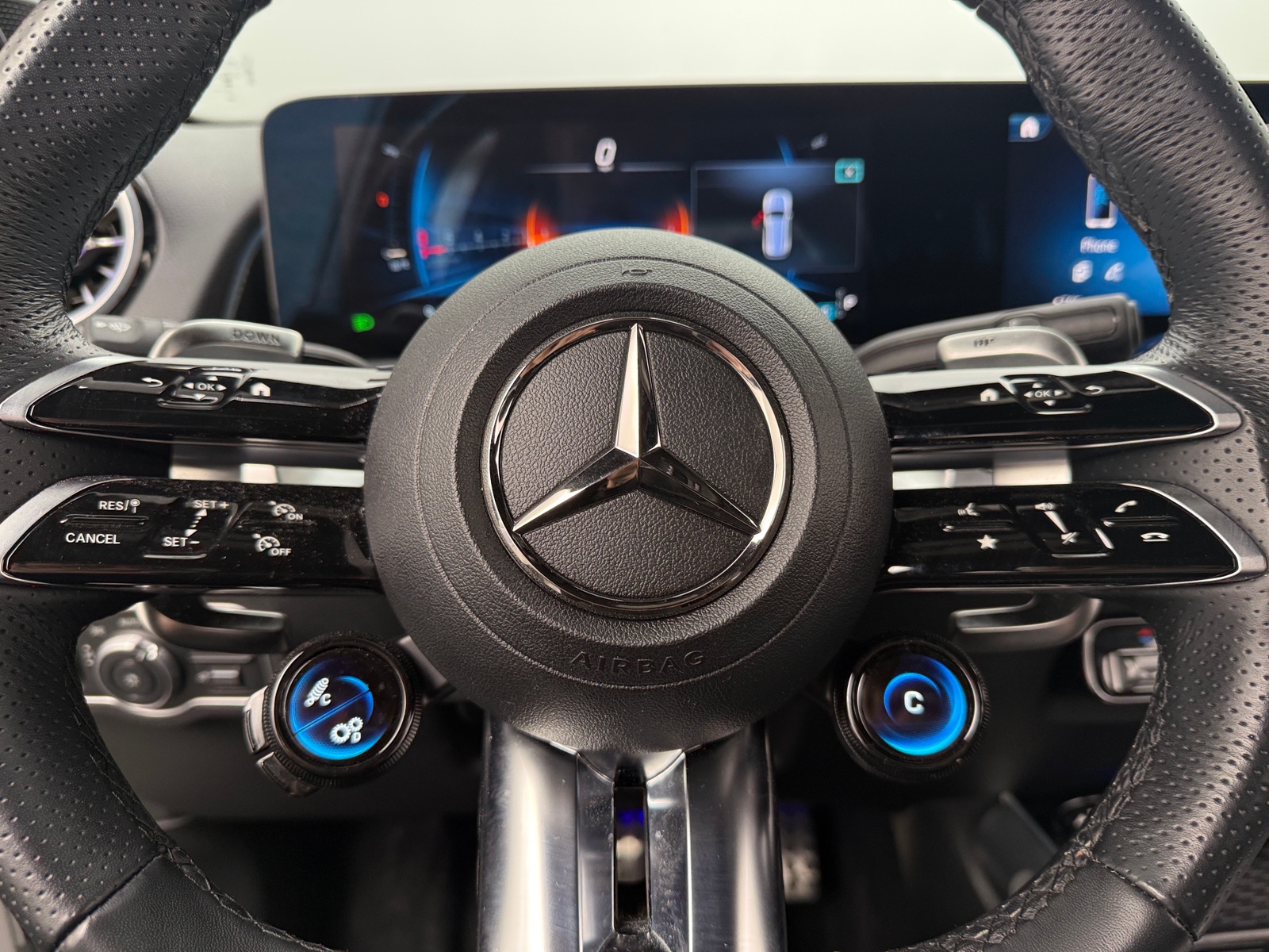 Thumbnail: 2025 Mercedes-Benz GLB - 4