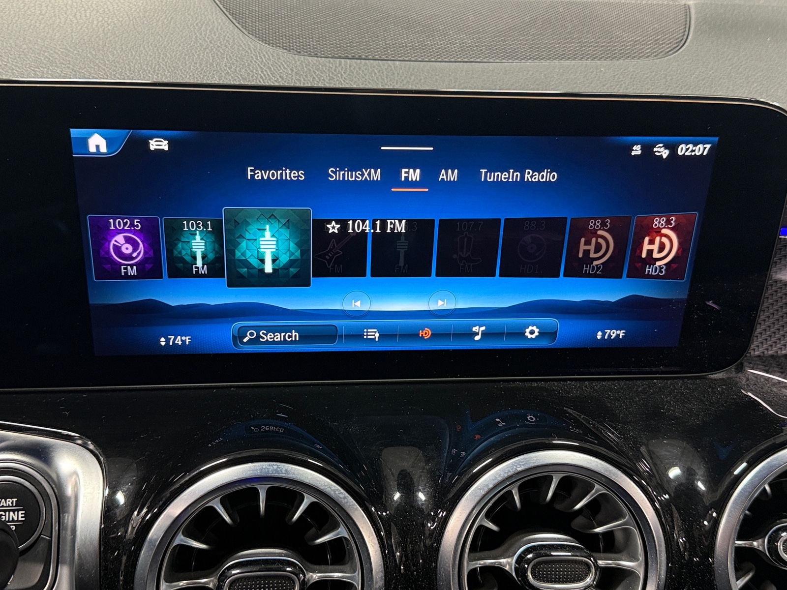 Thumbnail: 2025 Mercedes-Benz GLB - 3