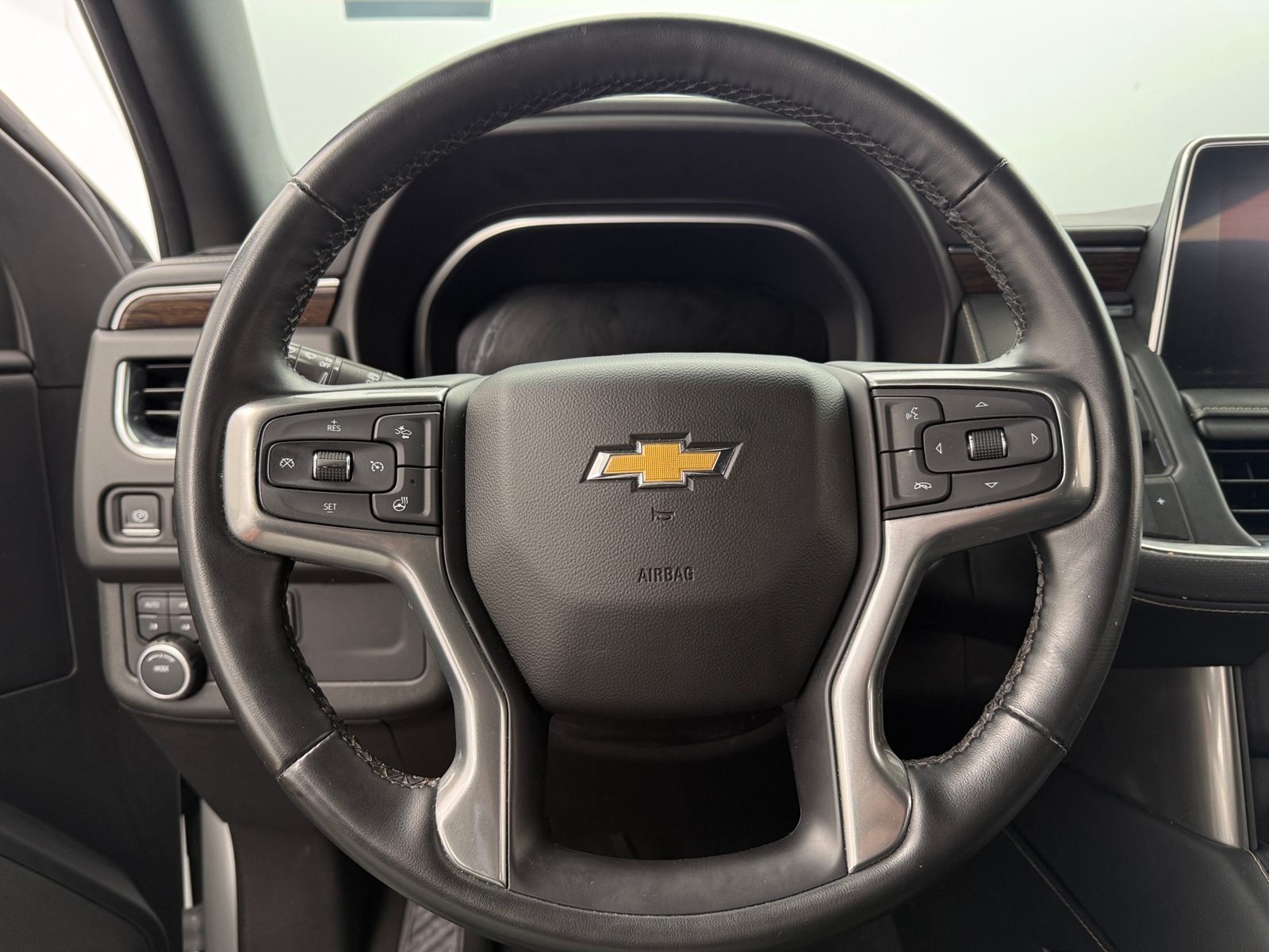 Thumbnail: 2023 Chevrolet Suburban - 4