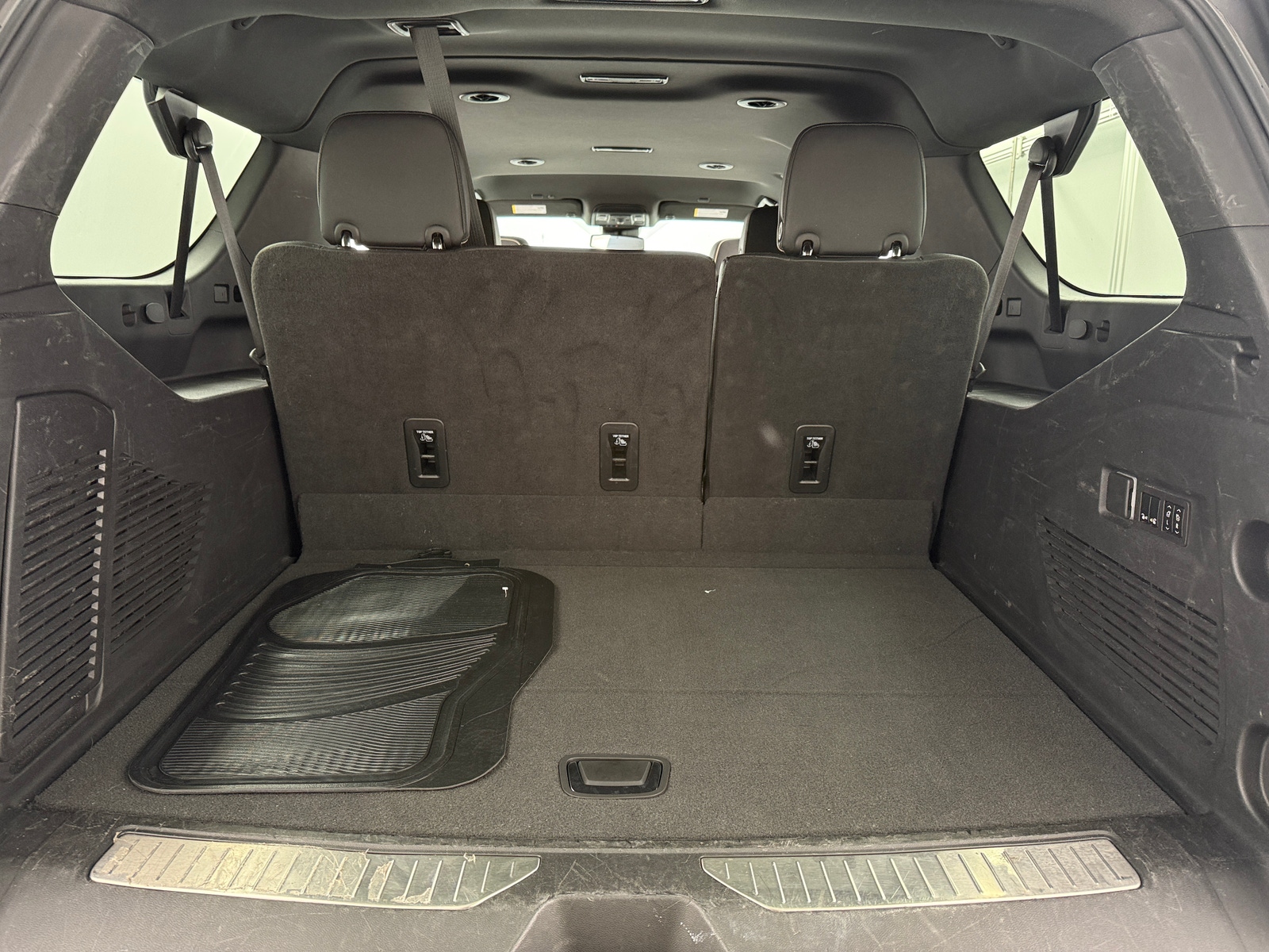 Thumbnail: 2023 Chevrolet Suburban - 6