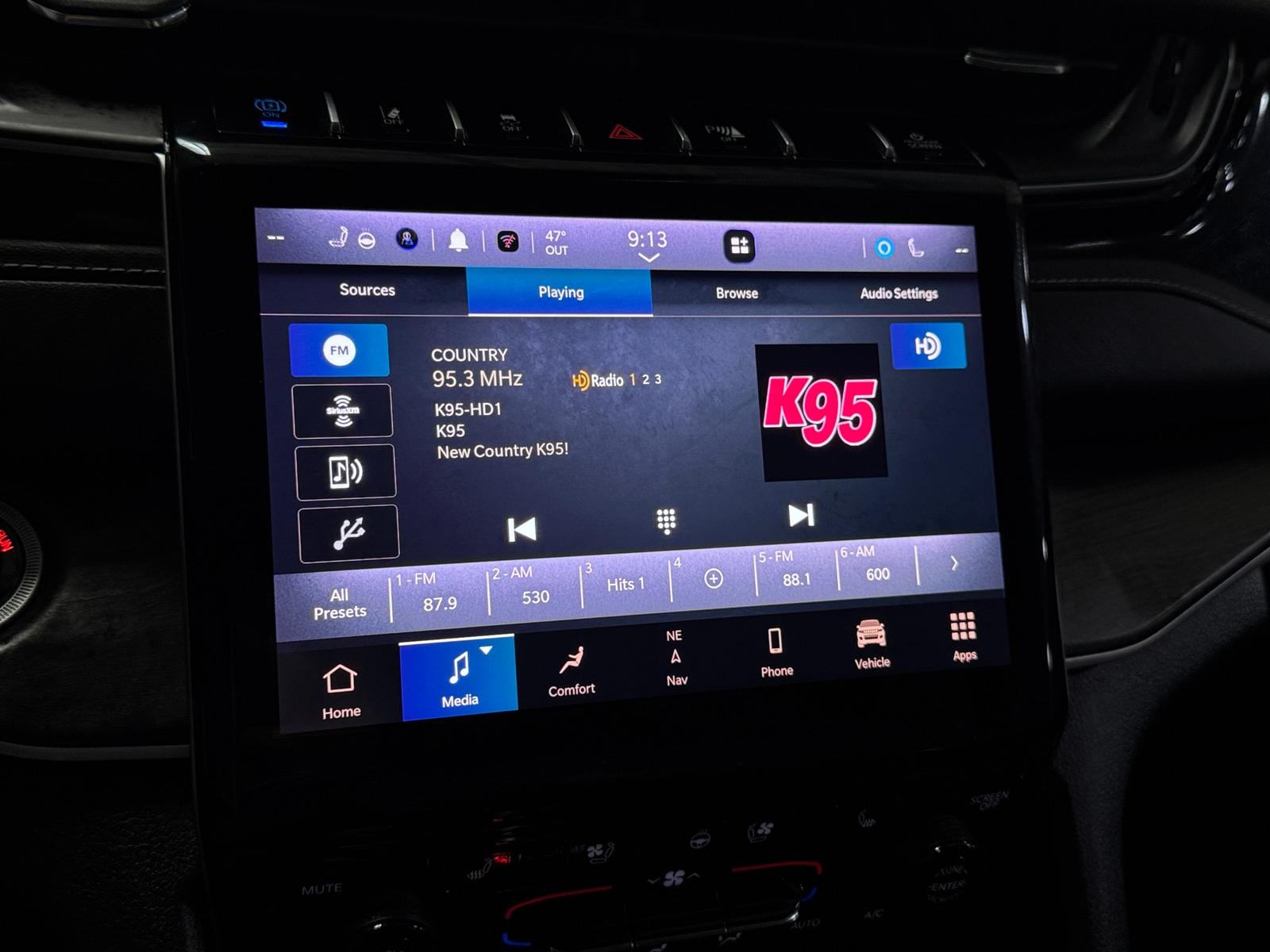 Thumbnail: 2023 Jeep Grand Cherokee - 3