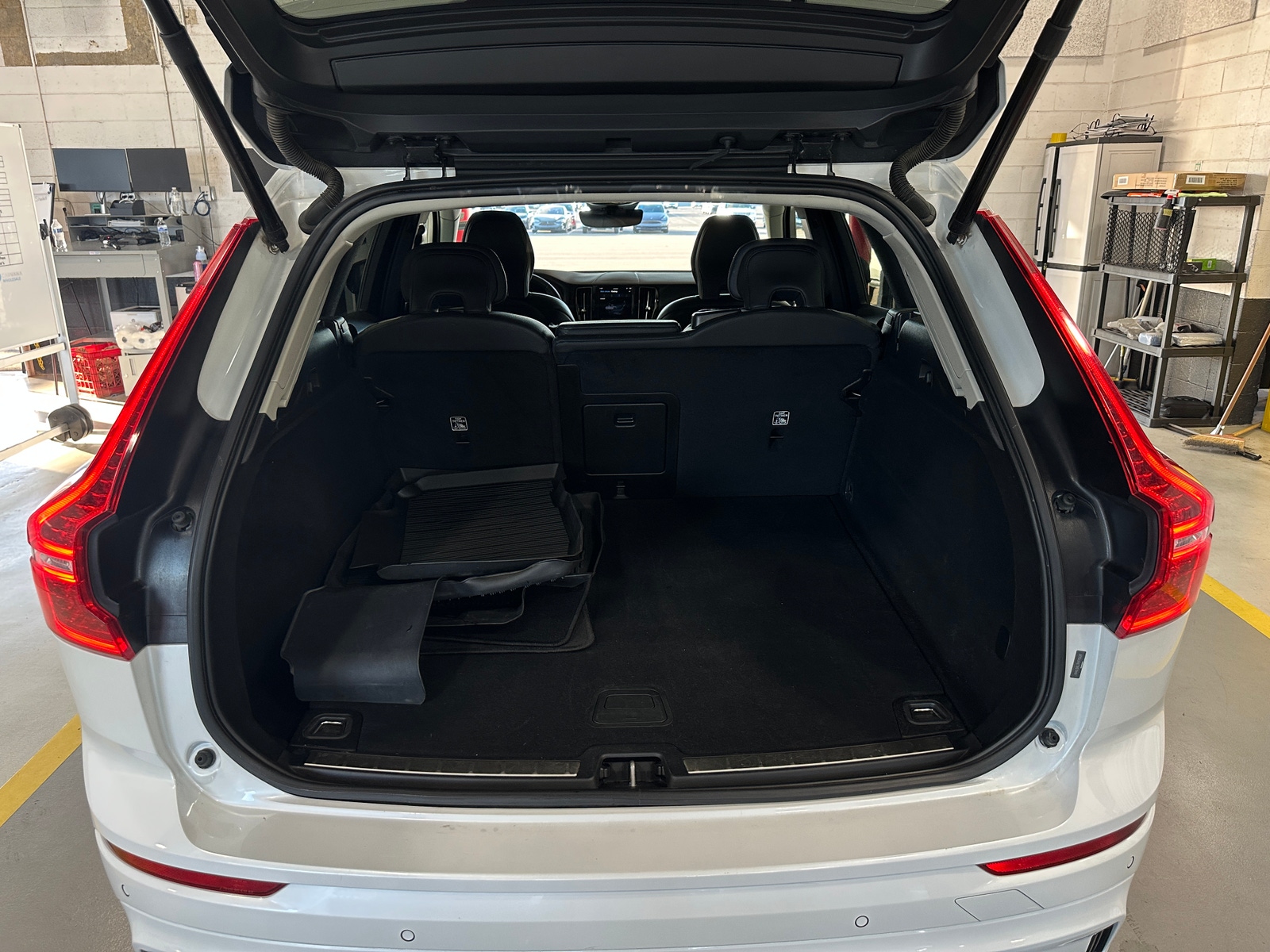 Thumbnail: 2024 Volvo XC60 - 6