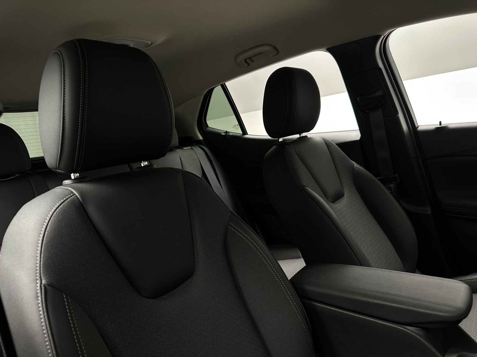 Thumbnail: 2022 Buick Encore GX - 2