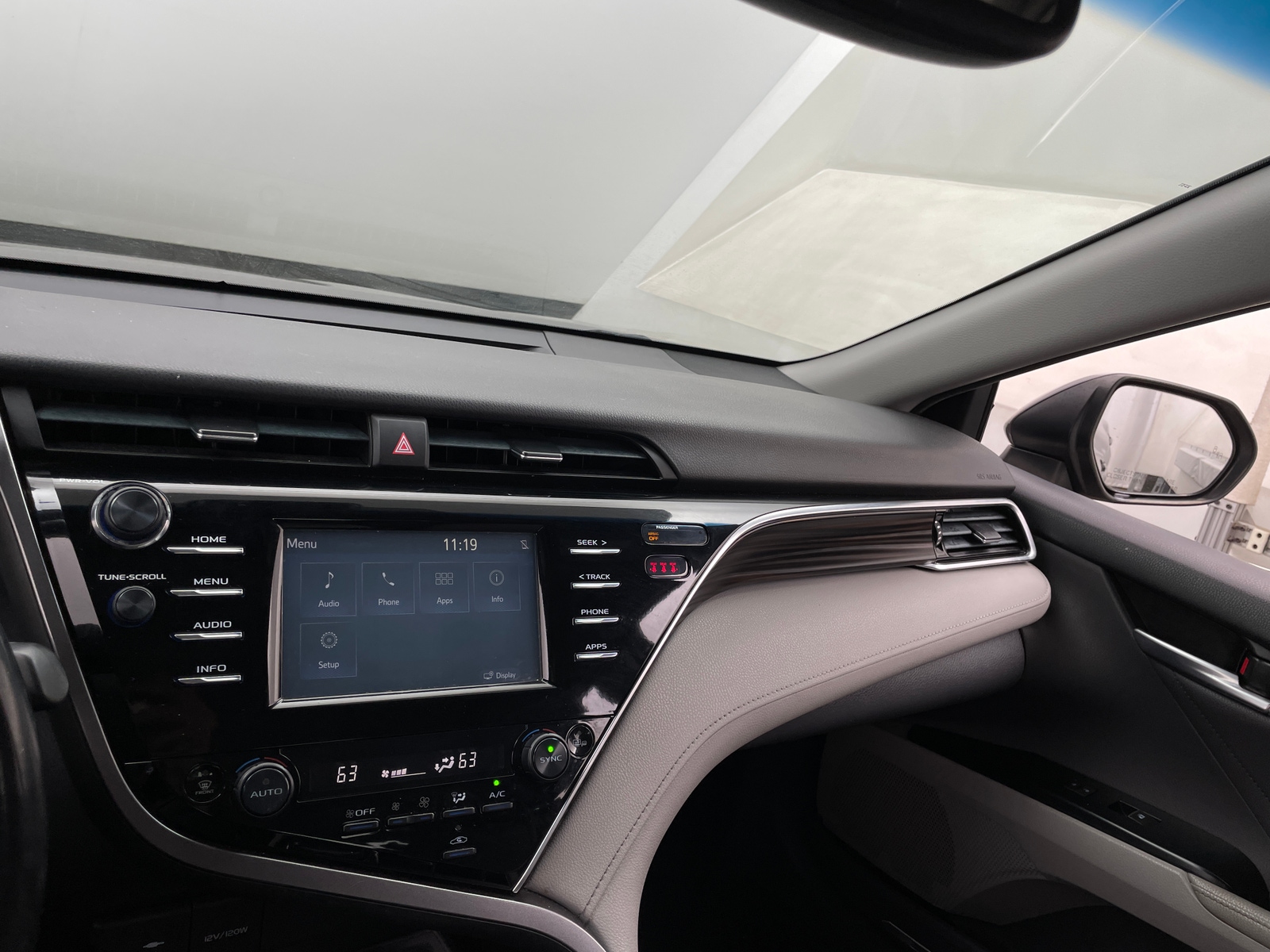 Thumbnail: 2018 Toyota Camry - 4