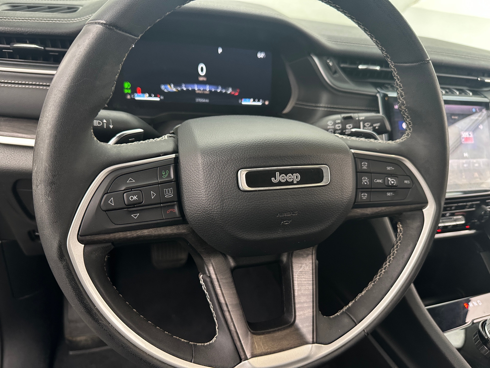 Thumbnail: 2023 Jeep Grand Cherokee - 4