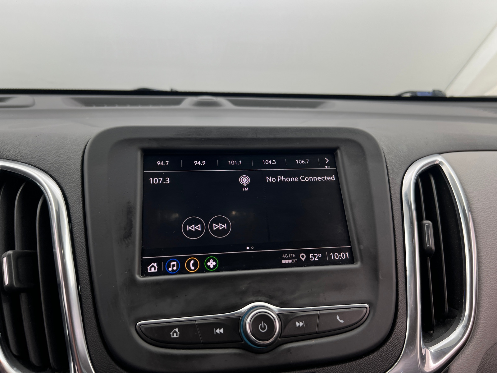 Thumbnail: 2022 Chevrolet Equinox - 4