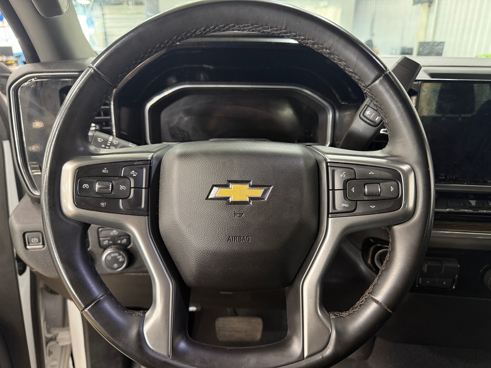 Thumbnail: 2024 Chevrolet Silverado 2500 - 5