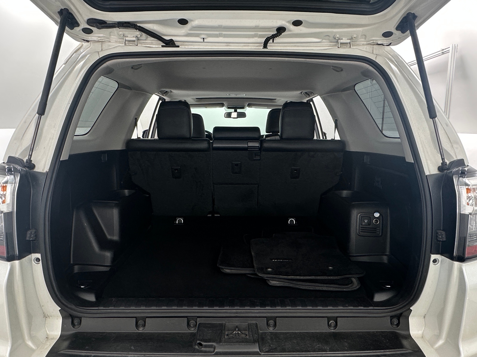 Thumbnail: 2019 Toyota 4Runner - 6