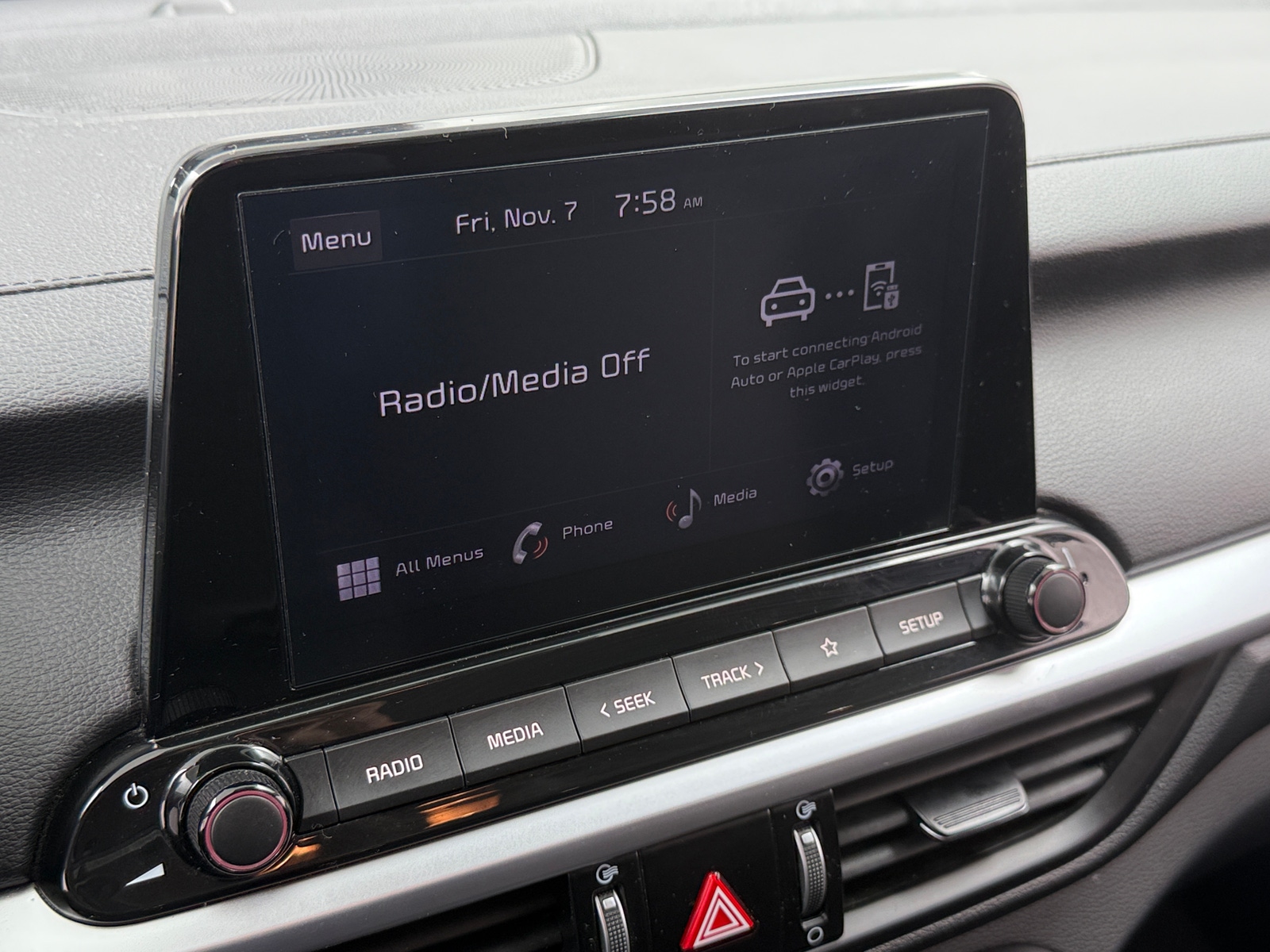 Thumbnail: 2024 Kia Forte - 4