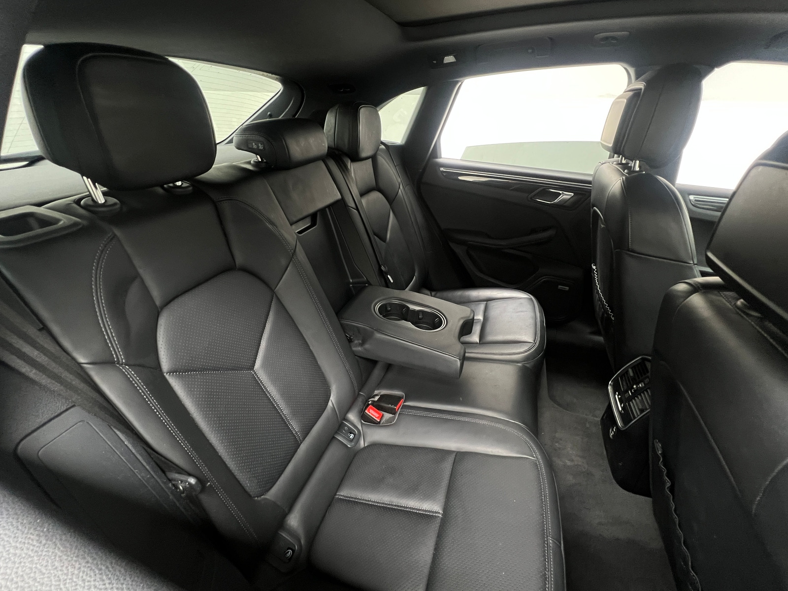 Thumbnail: 2022 Porsche Macan - 6