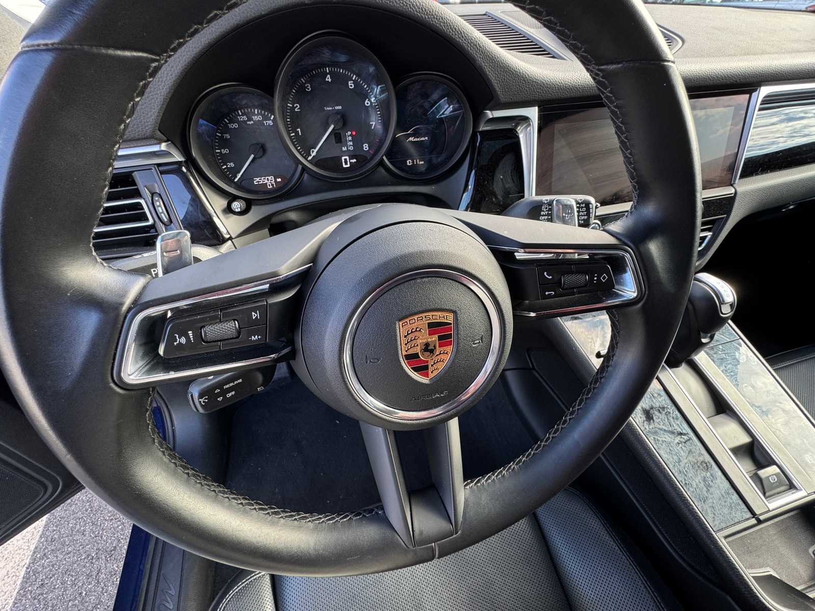 Thumbnail: 2022 Porsche Macan - 5