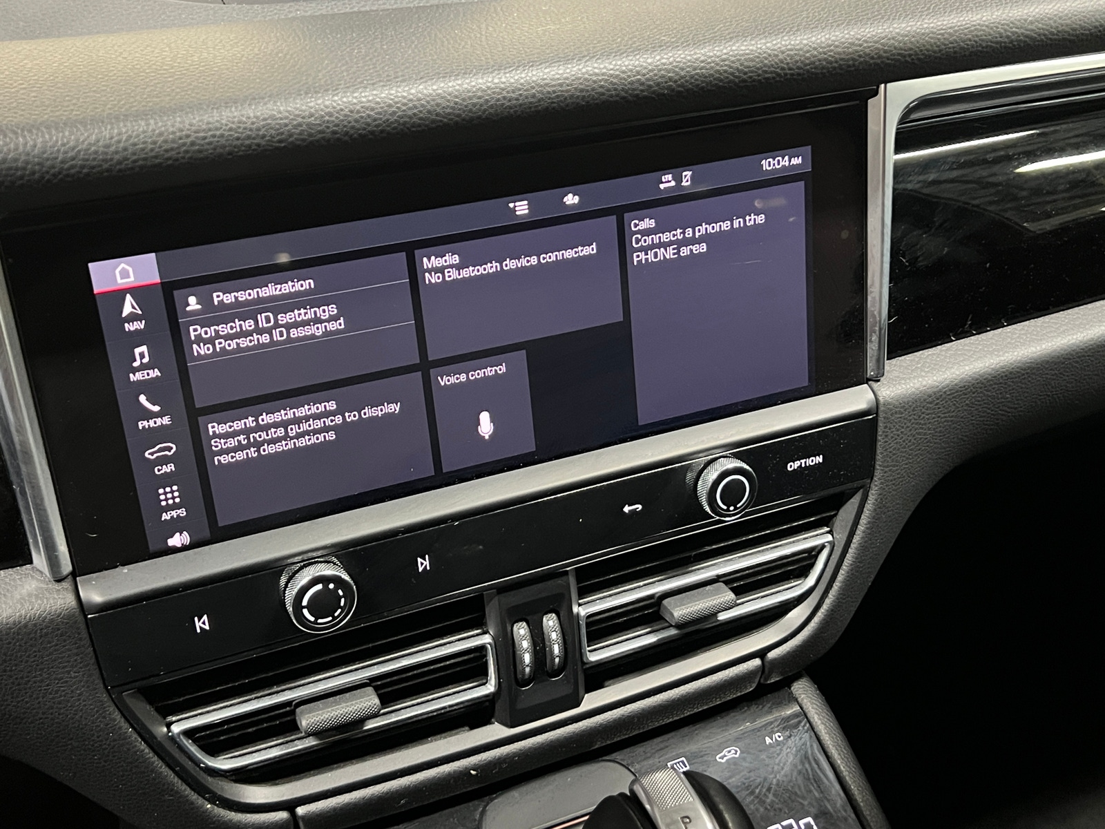 Thumbnail: 2022 Porsche Macan - 4