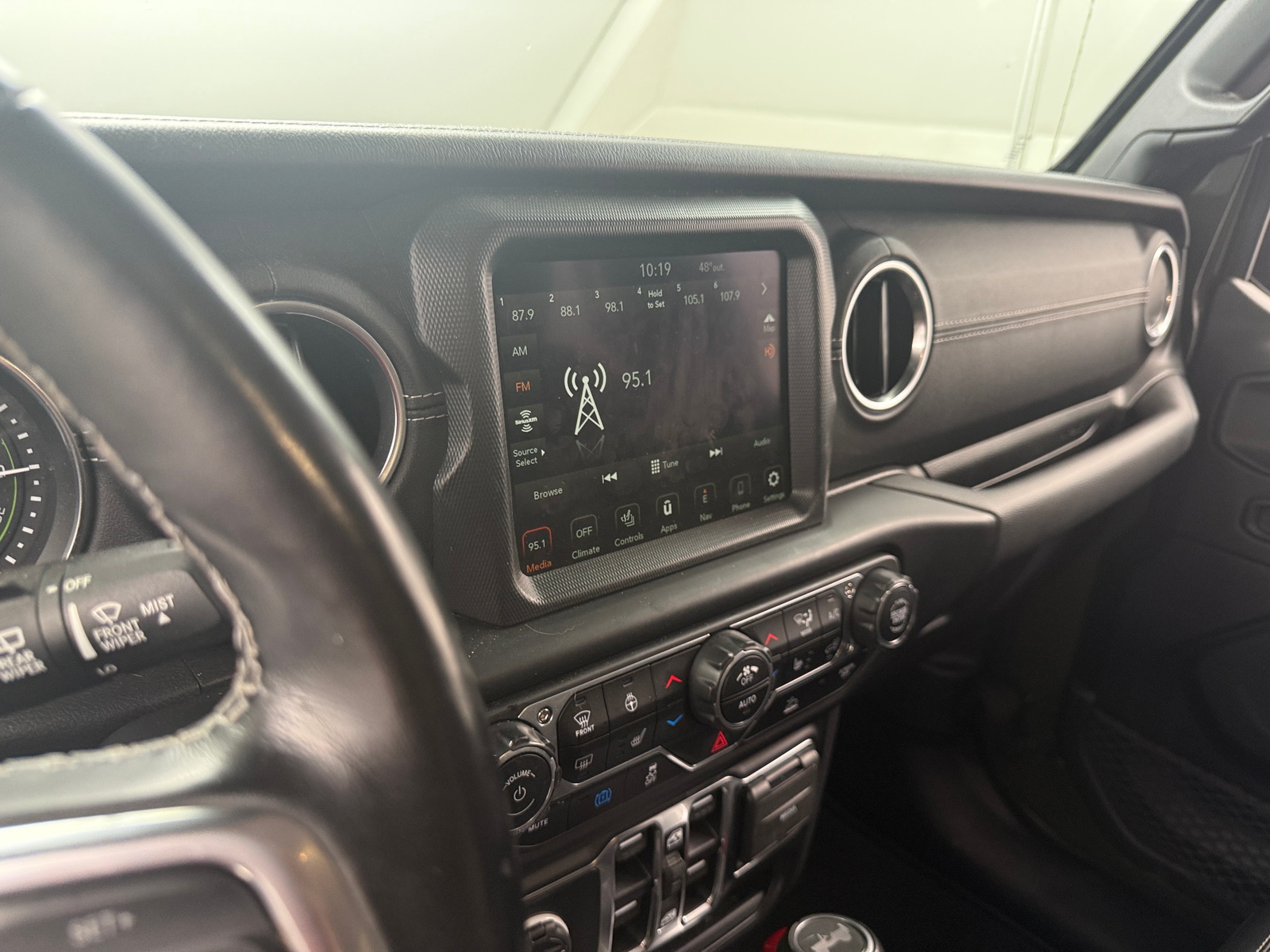 Thumbnail: 2022 Jeep Wrangler - 3