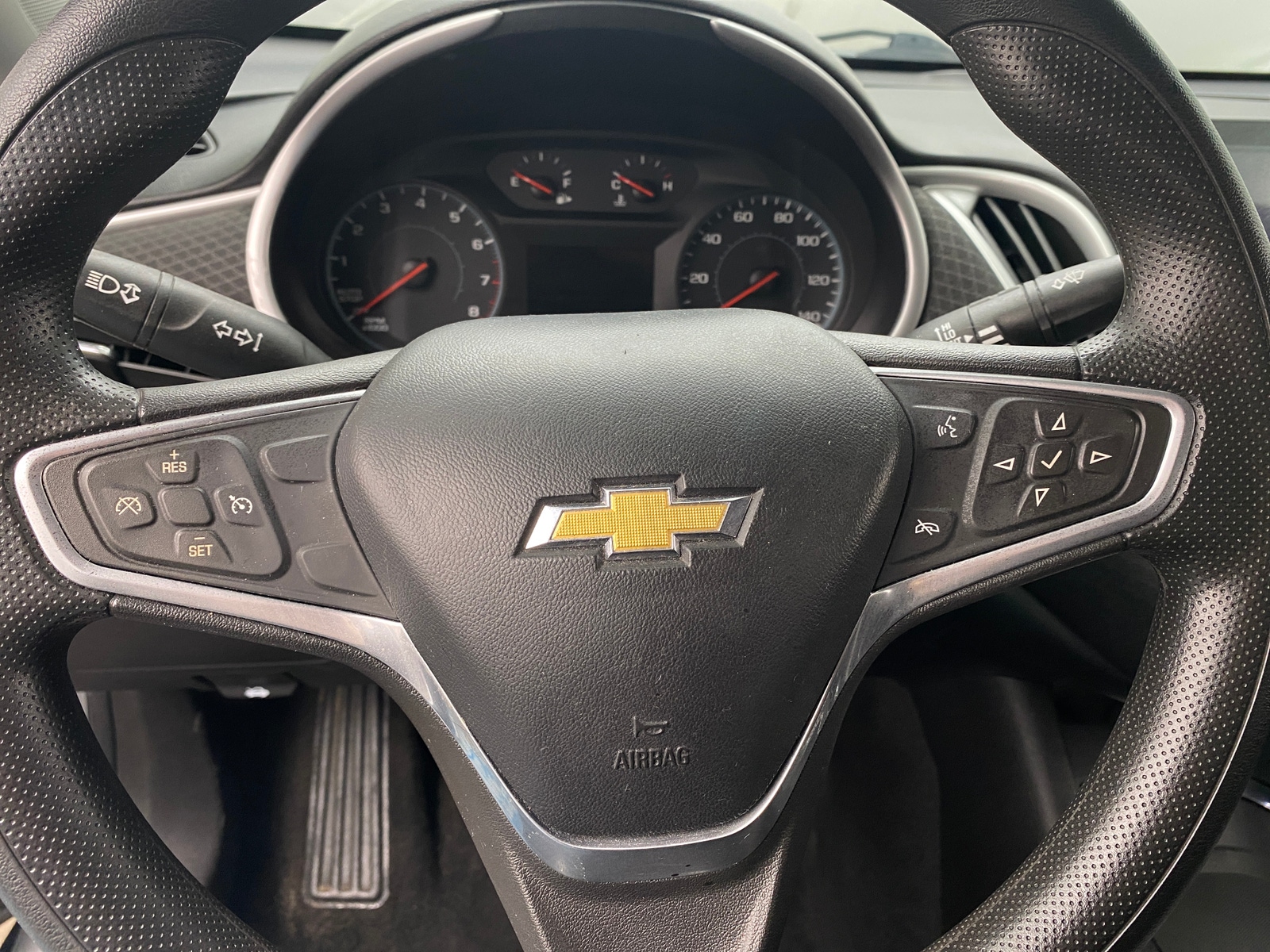 Thumbnail: 2022 Chevrolet Malibu - 5