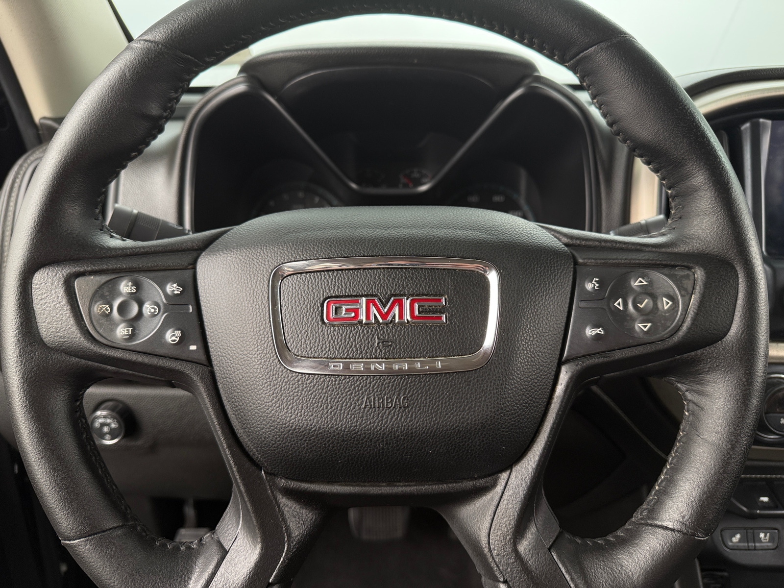 Thumbnail: 2019 GMC Canyon - 4