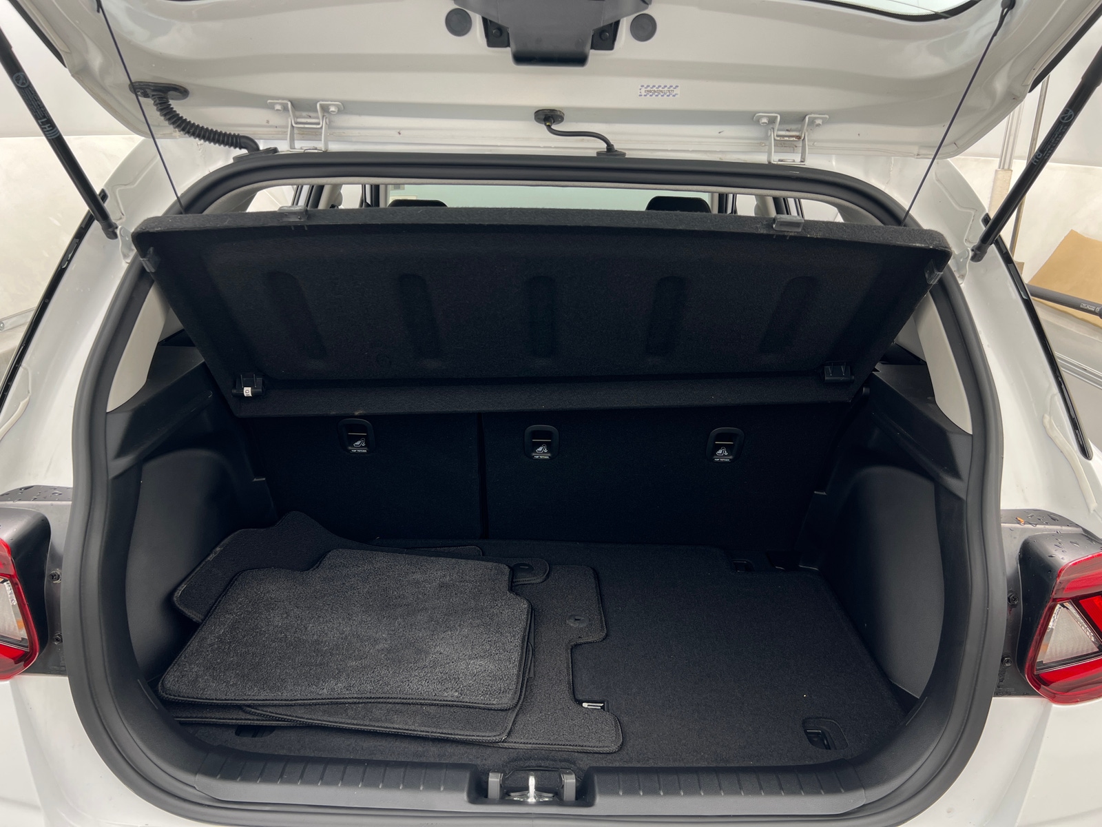 Thumbnail: 2021 Hyundai Venue - 7