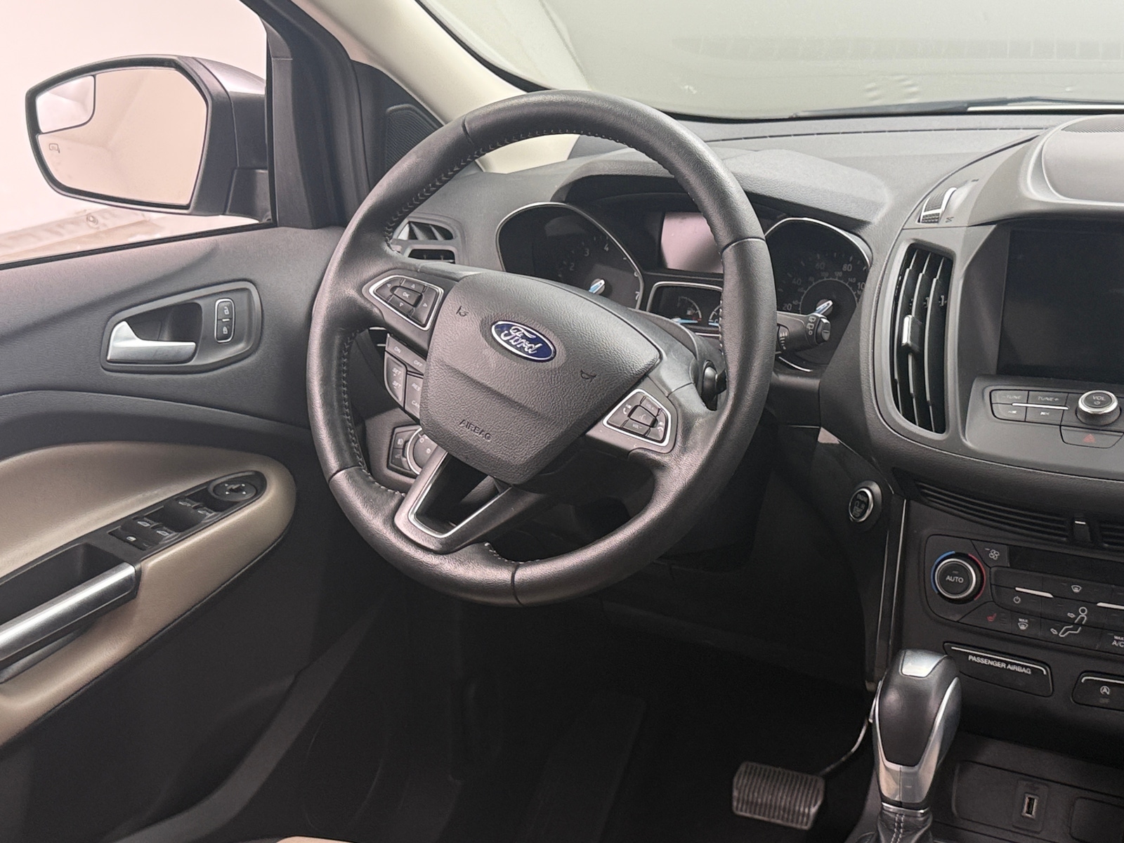 Thumbnail: 2019 Ford Escape - 4