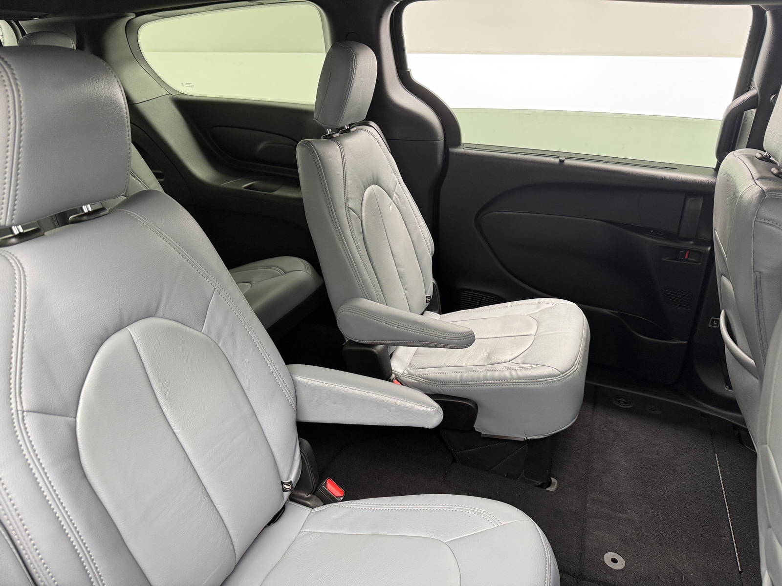 Thumbnail: 2020 Chrysler Pacifica - 5