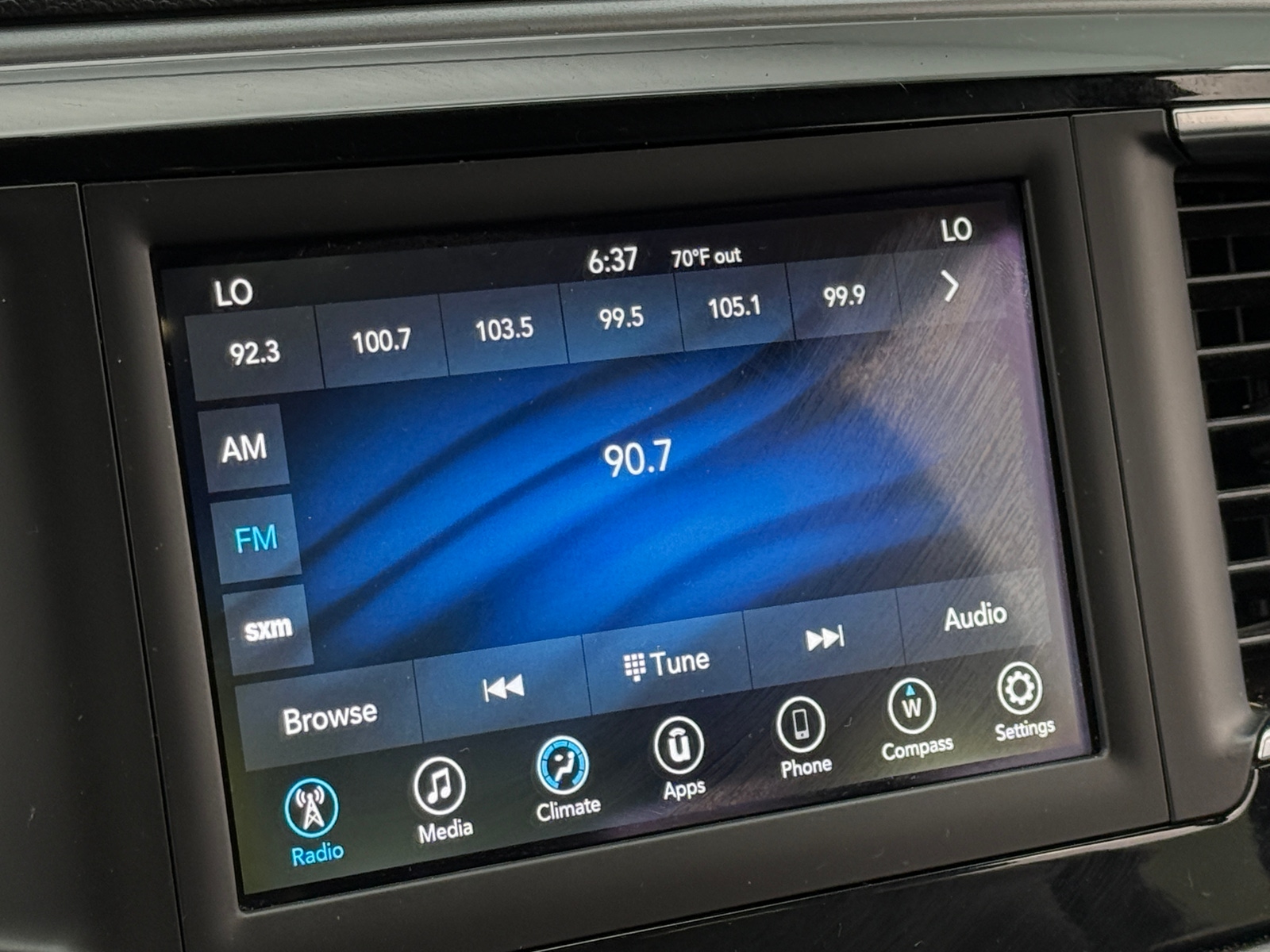 Thumbnail: 2020 Chrysler Pacifica - 3