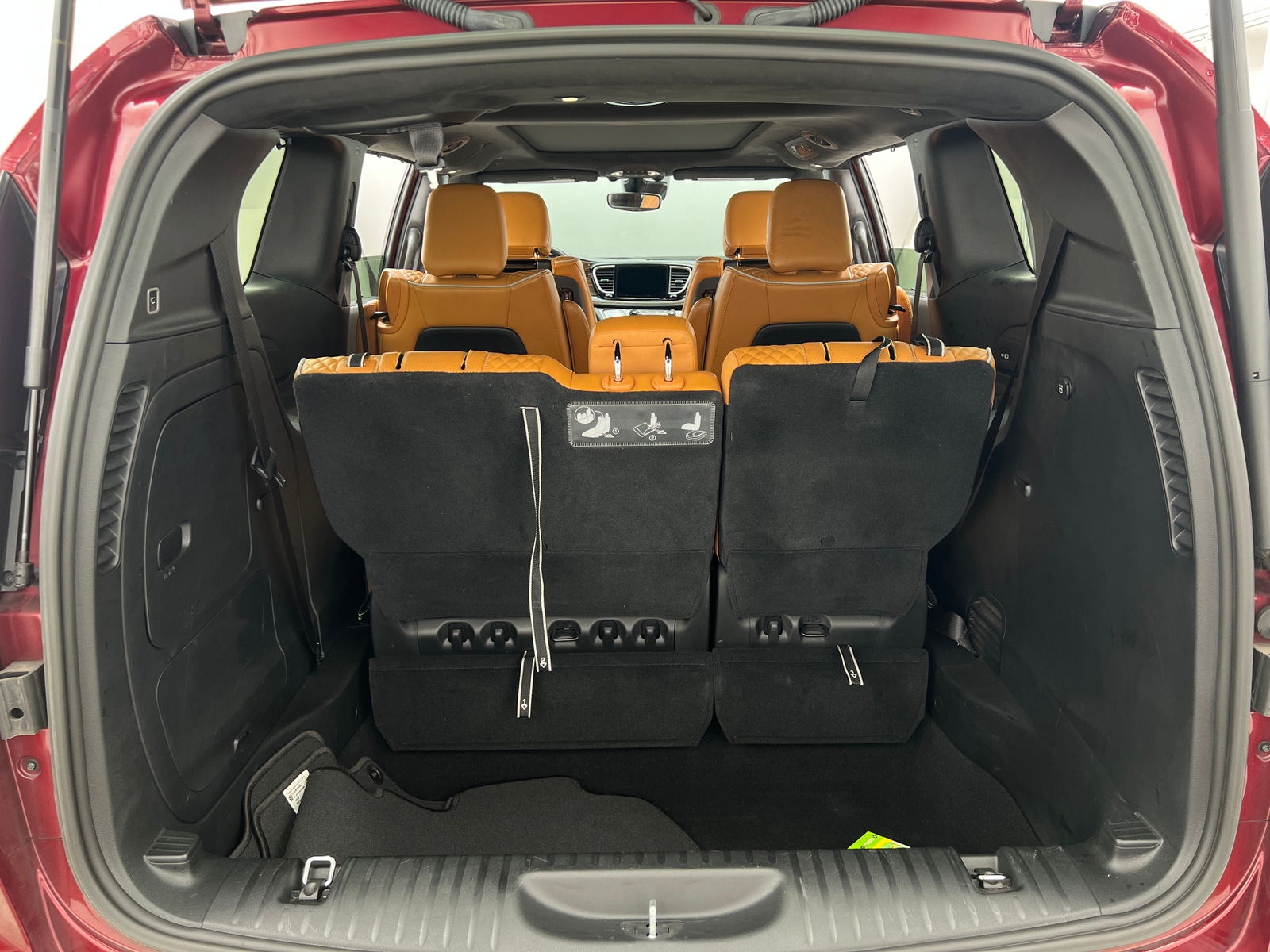 Thumbnail: 2021 Chrysler Pacifica - 6