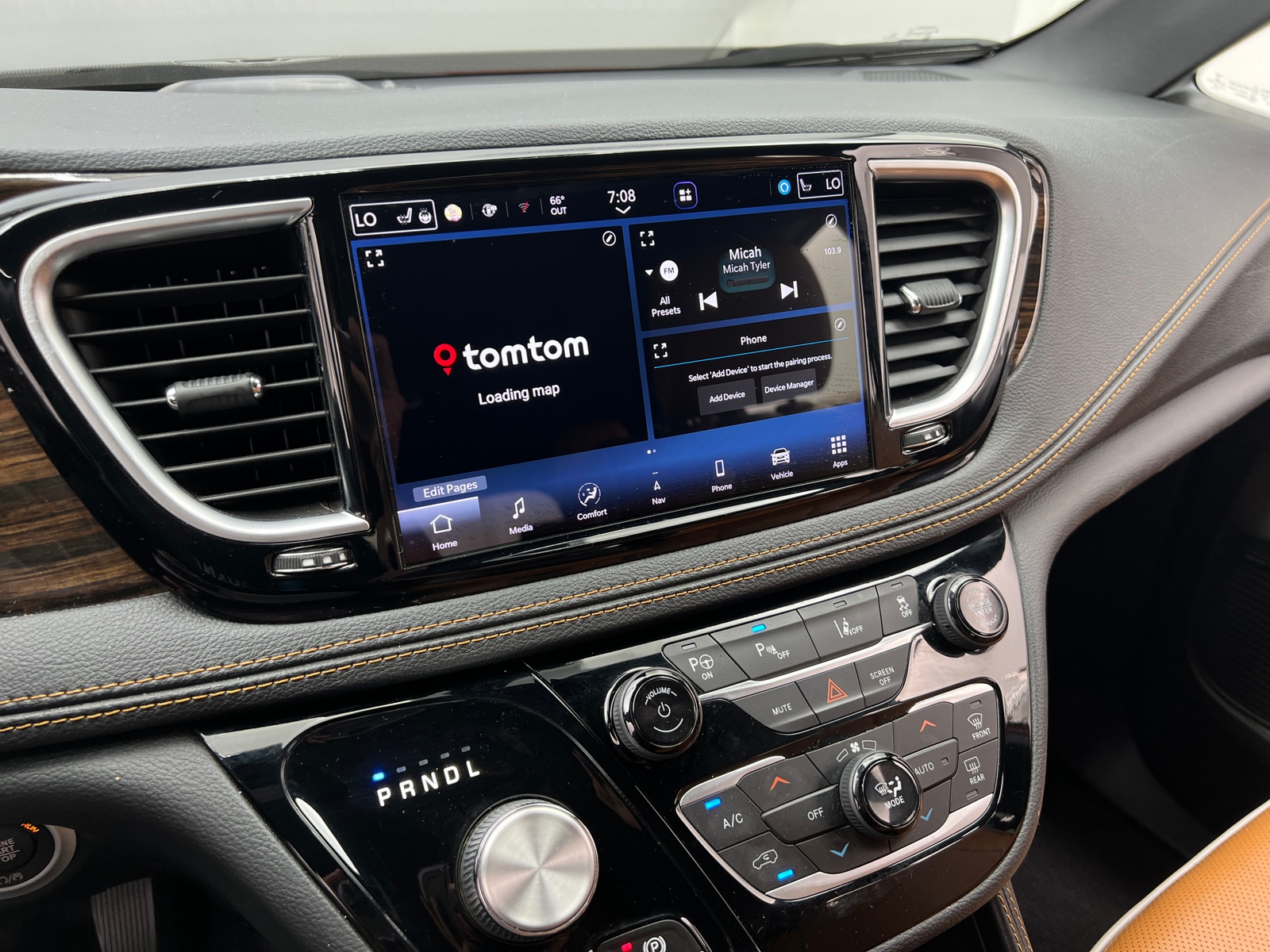 Thumbnail: 2021 Chrysler Pacifica - 3