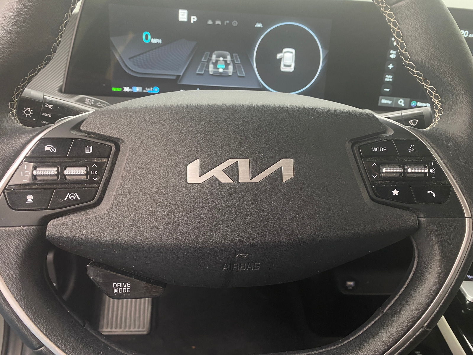 Thumbnail: 2022 Kia EV6 - 4