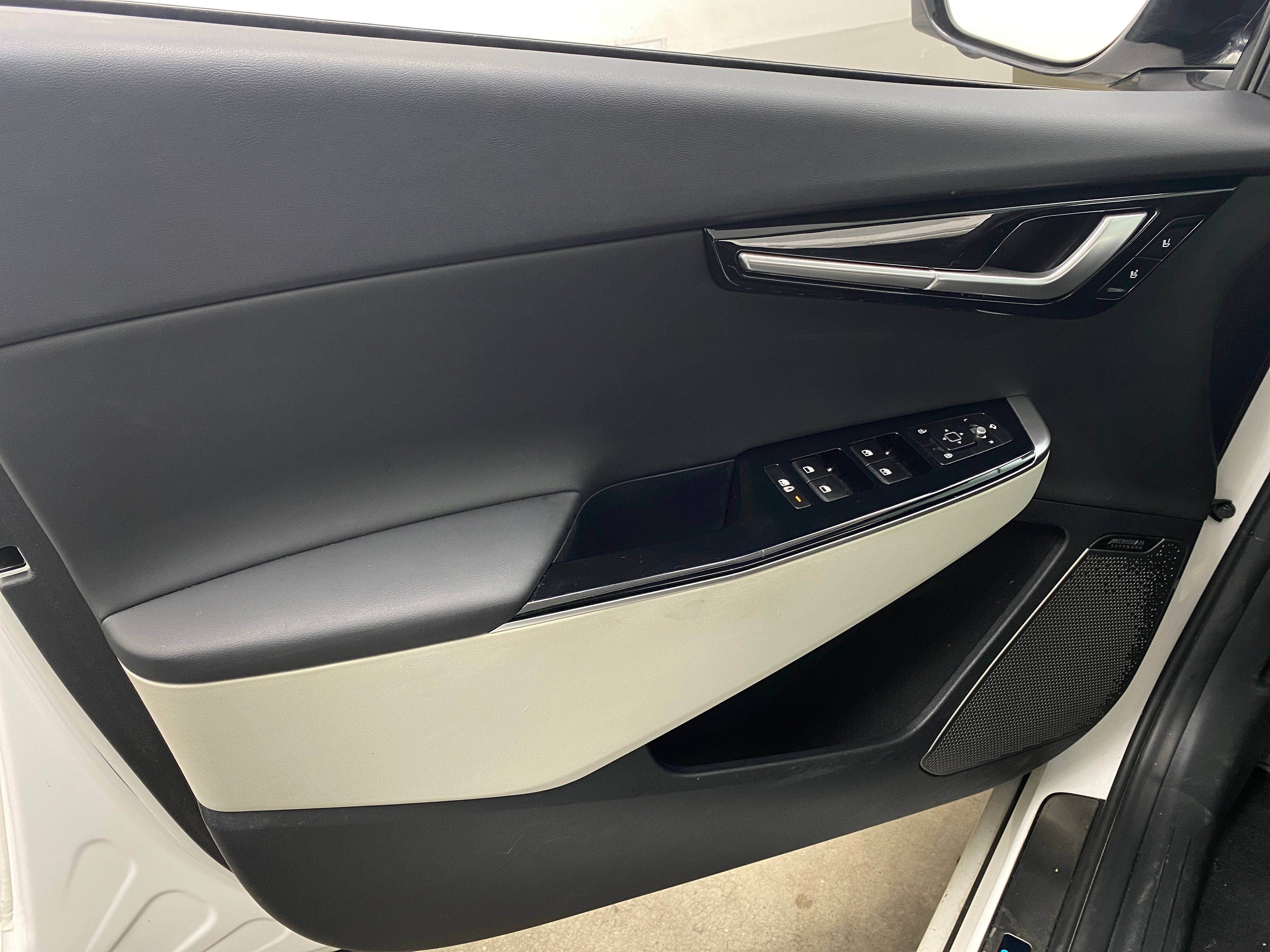 Used 2022 Kia Ev6 GT-Line with VIN KNDC4DLC7N5044831 for sale in Oak Creek, WI