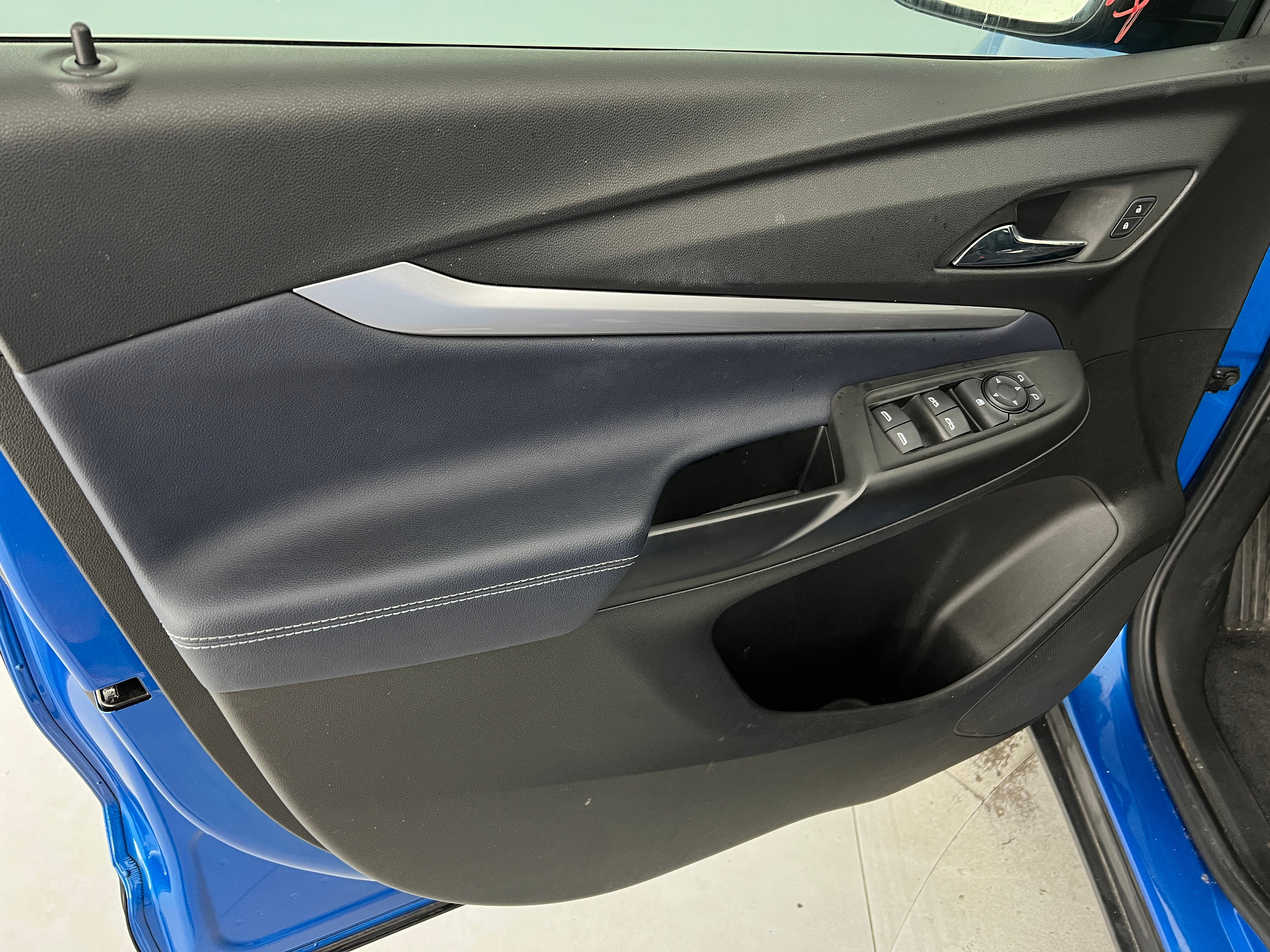 Used 2022 Chevrolet Bolt EUV Premier with VIN 1G1FZ6S05N4108610 for sale in Auburn, WA