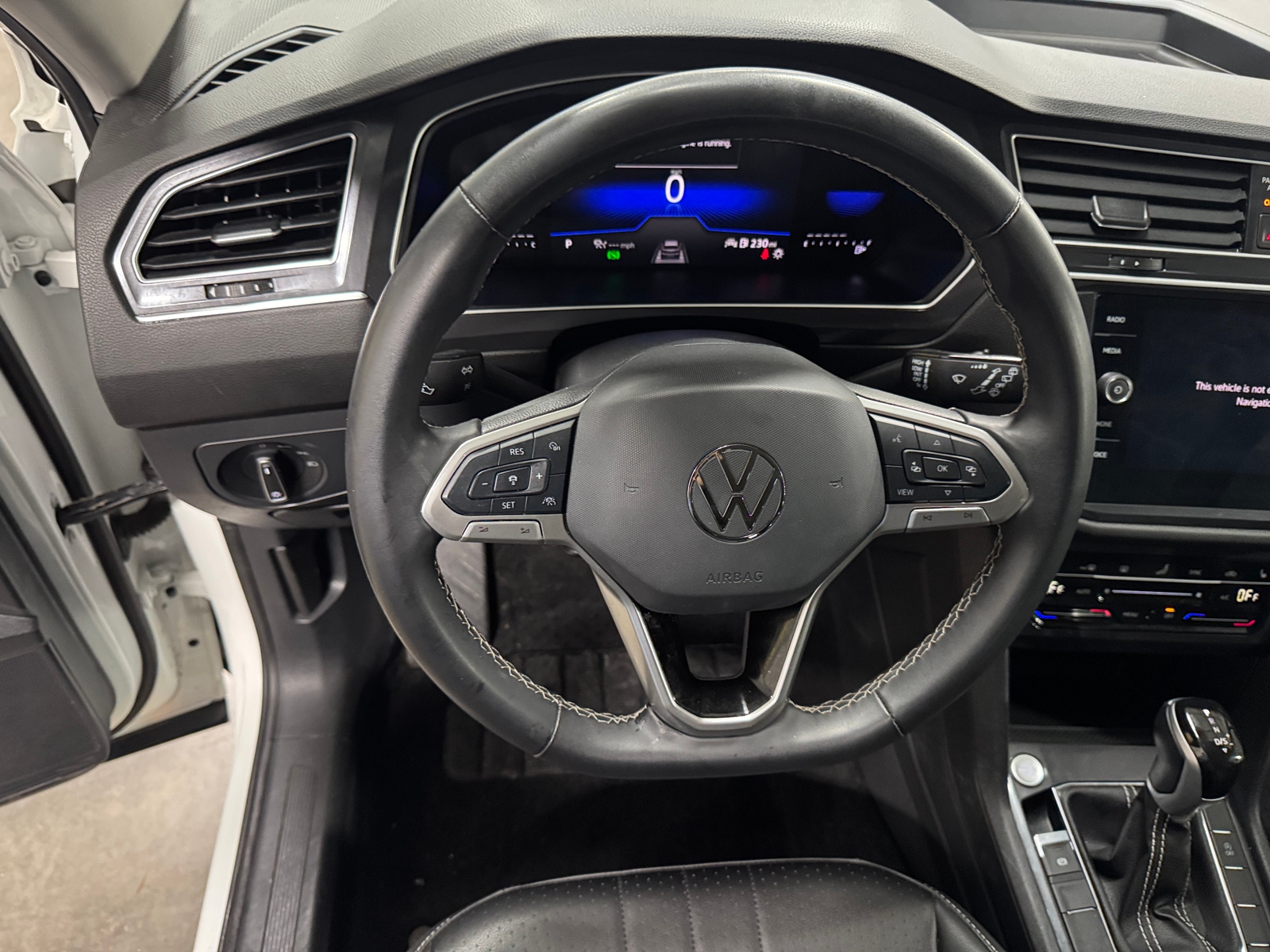 Thumbnail: 2024 Volkswagen Tiguan - 4