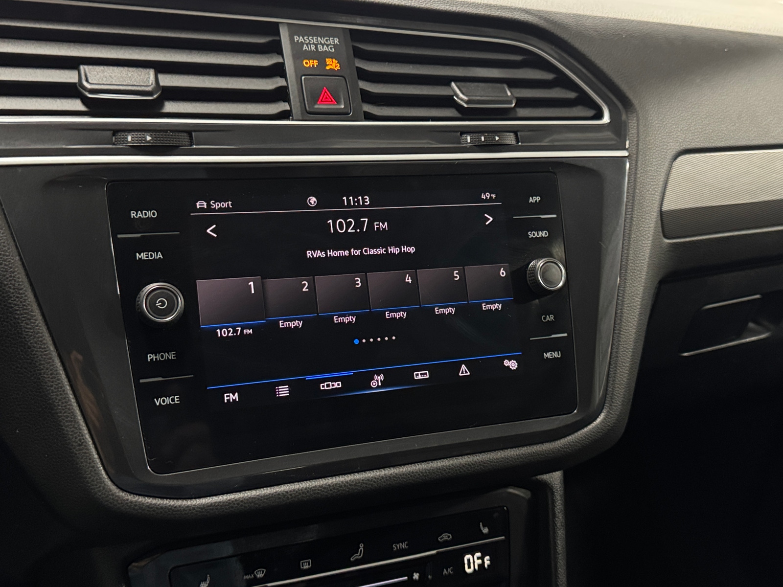 Thumbnail: 2024 Volkswagen Tiguan - 3