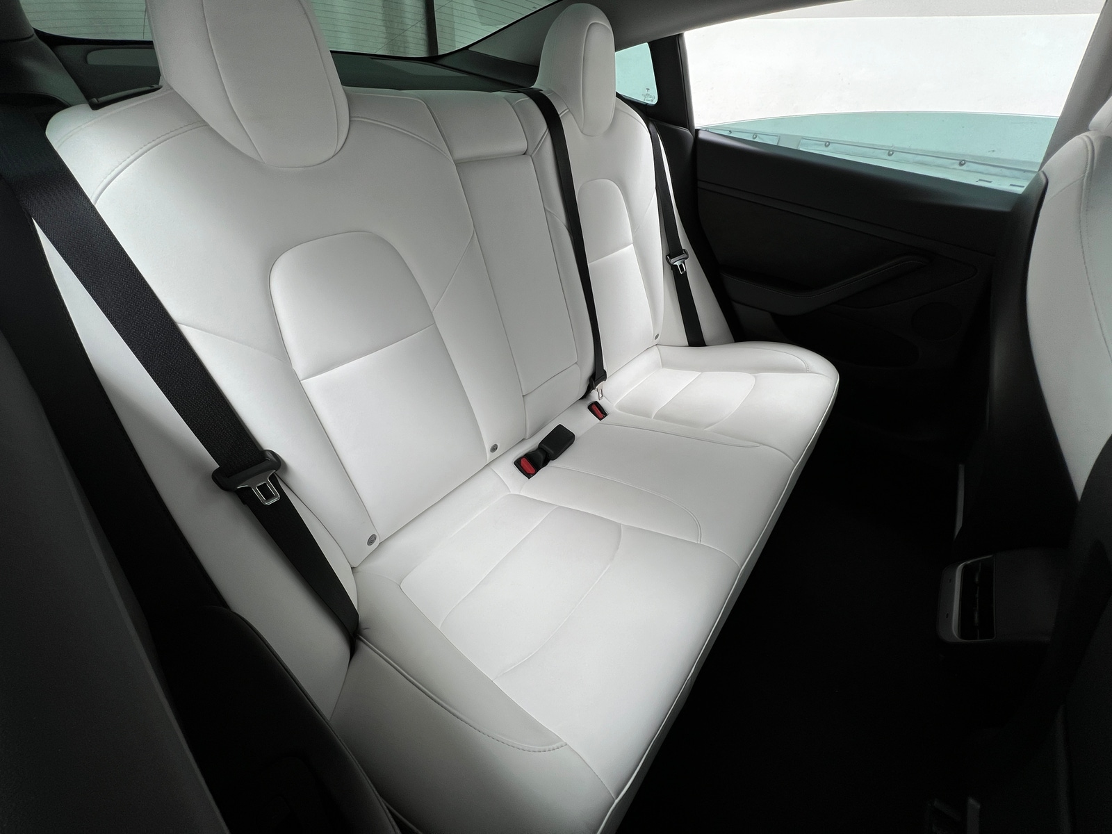 Thumbnail: 2022 Tesla Model 3 - 5