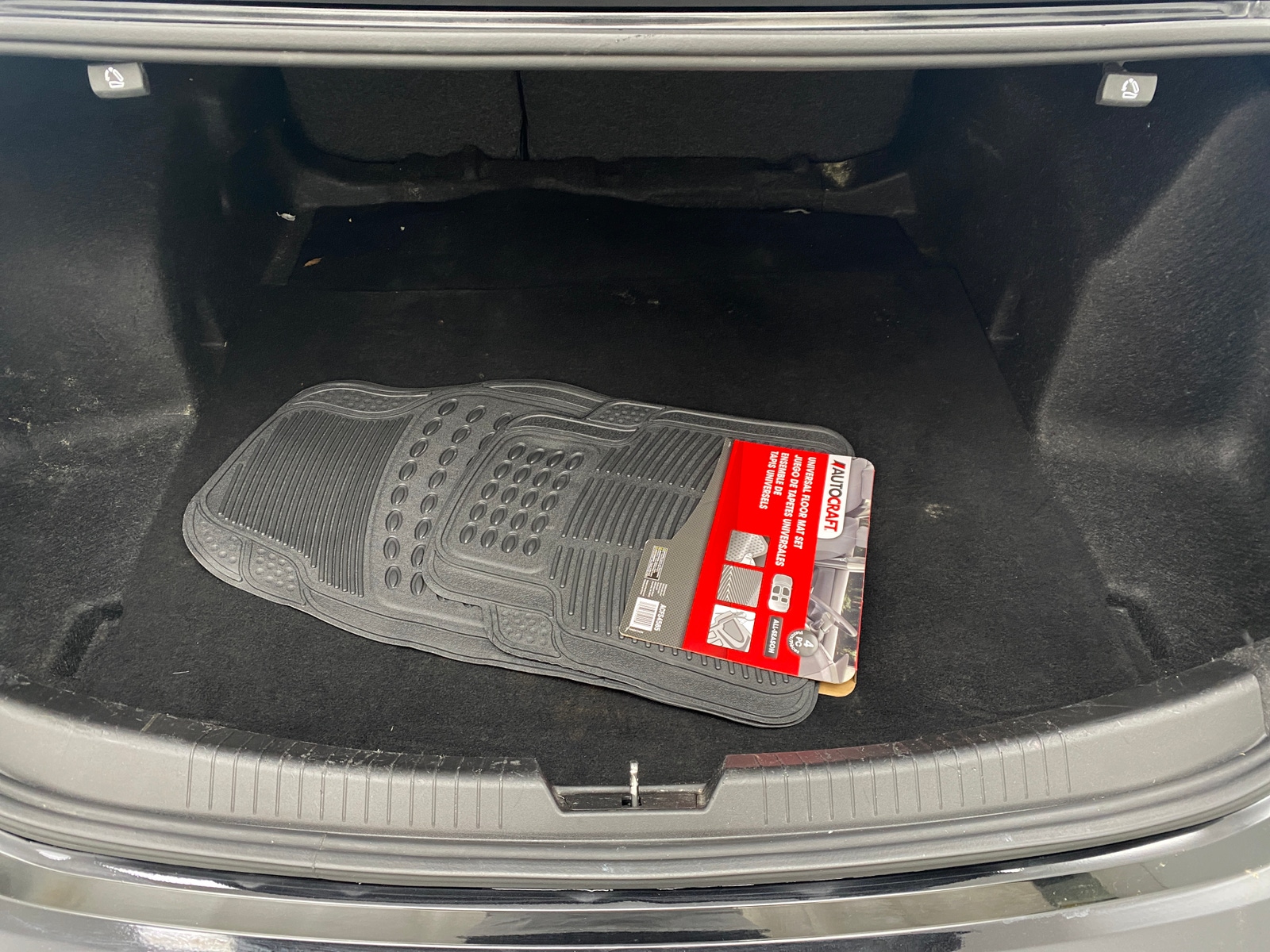 Thumbnail: 2018 Chevrolet Malibu - 7