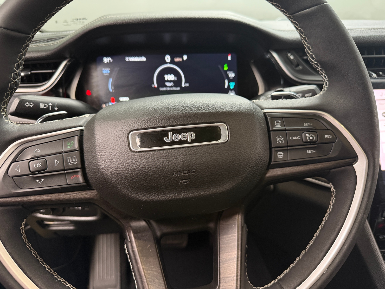 Thumbnail: 2023 Jeep Grand Cherokee - 4