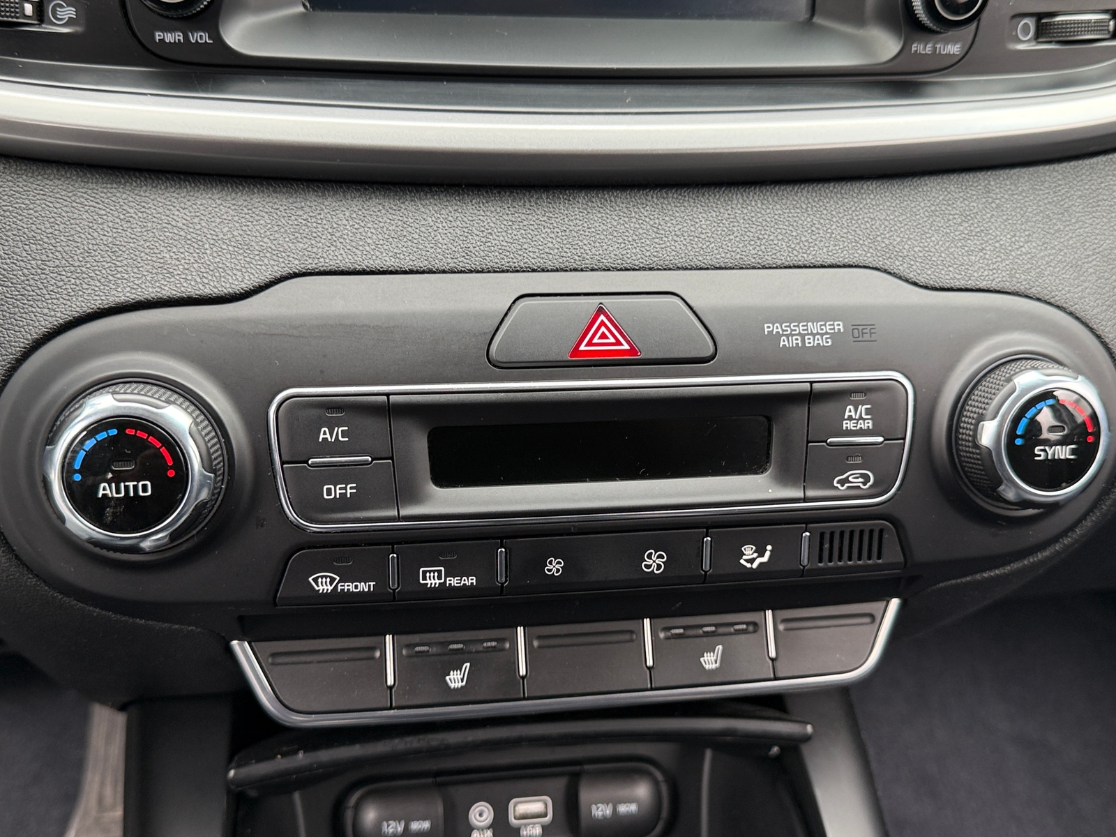 Thumbnail: 2020 Kia Sorento - 4