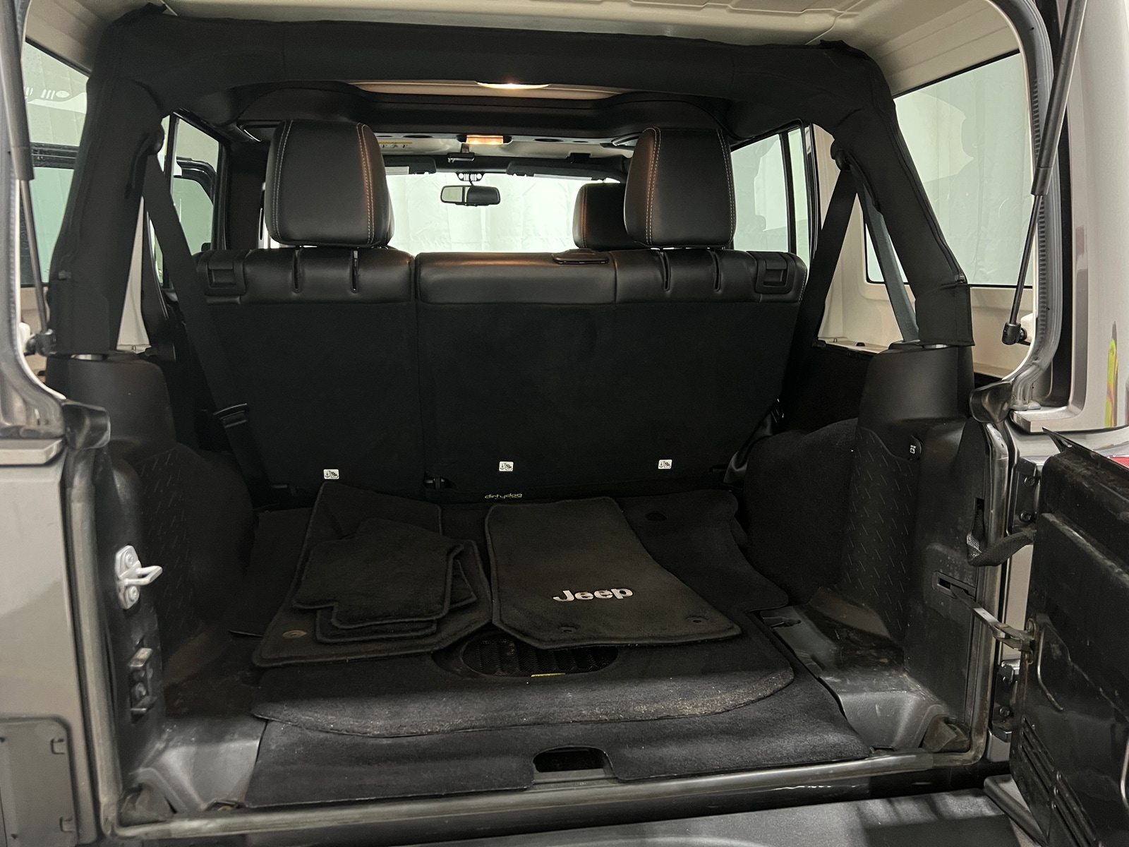 Thumbnail: 2016 Jeep Wrangler - 7