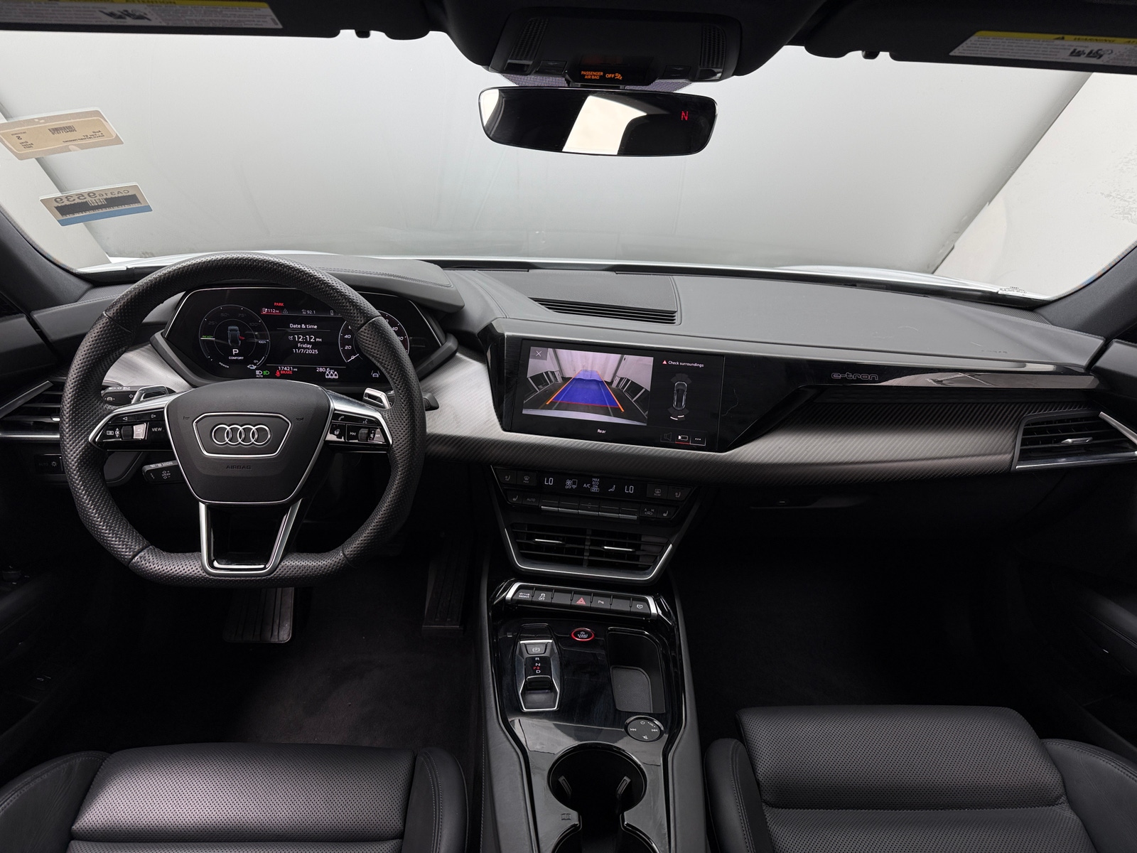 Thumbnail: 2023 Audi e-tron GT - 2